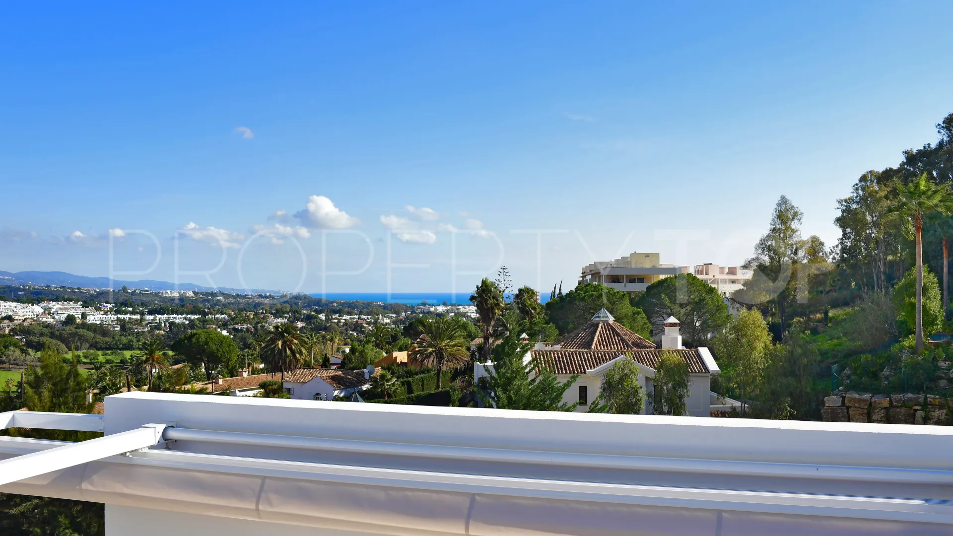 7 bedrooms villa in Nueva Andalucia for sale