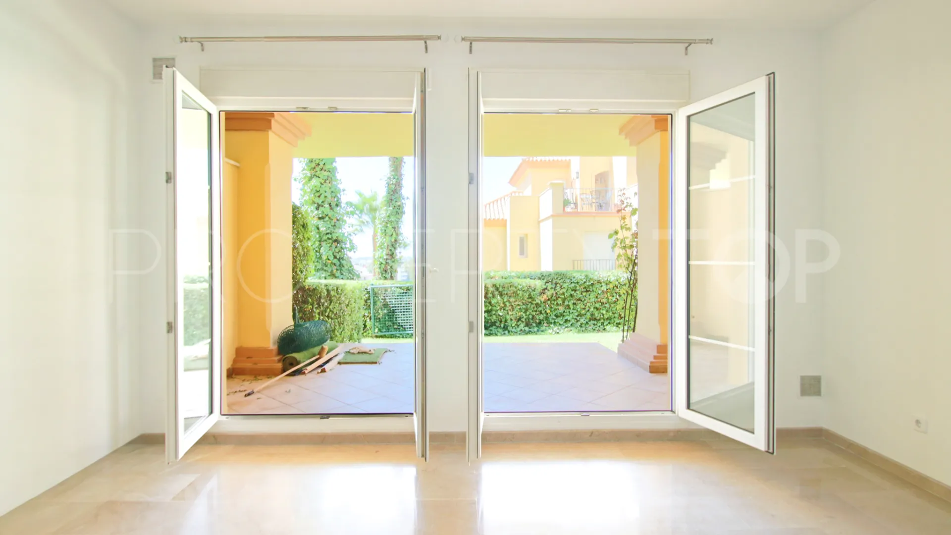 For sale Cumbres del Rodeo ground floor apartment