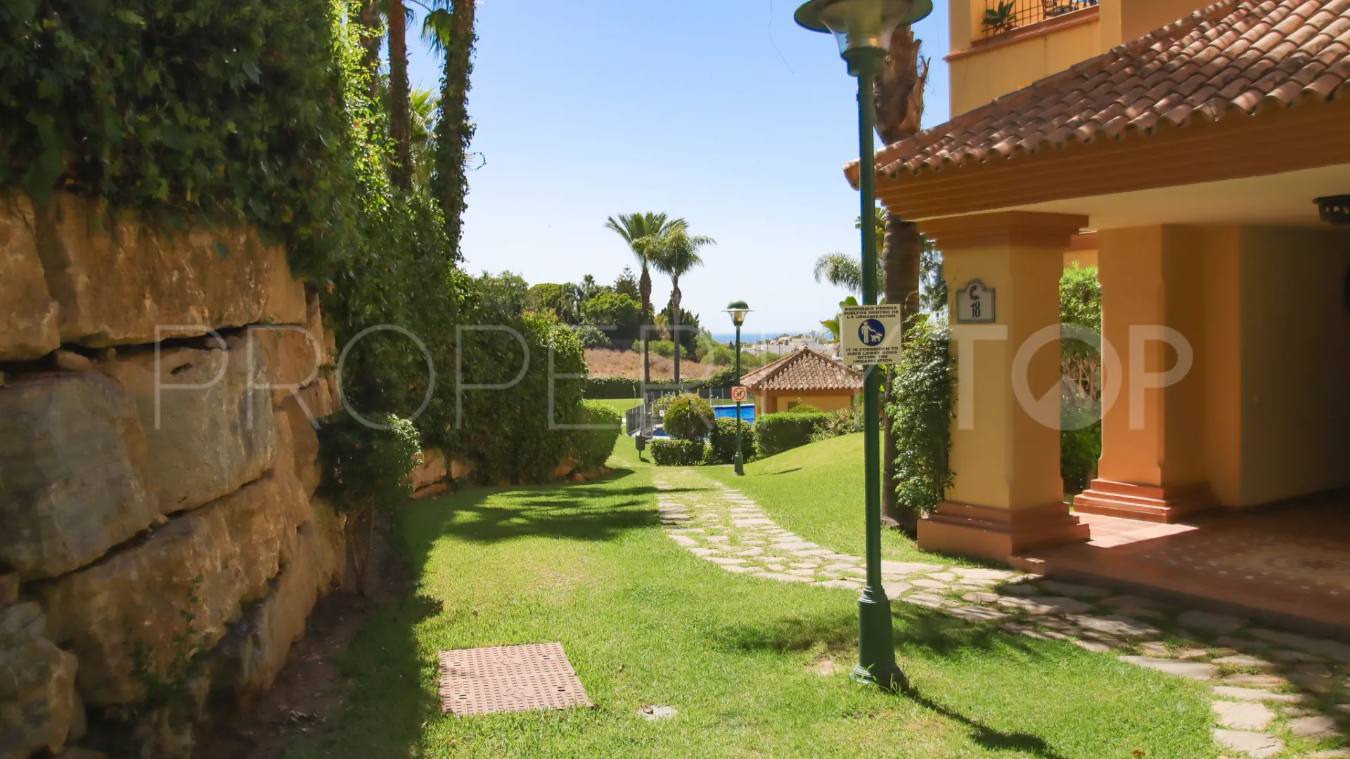 For sale Cumbres del Rodeo ground floor apartment