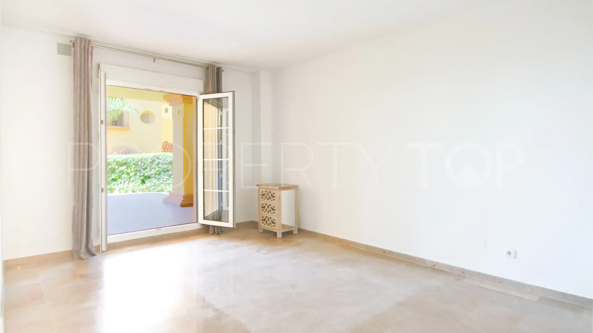 For sale Cumbres del Rodeo ground floor apartment