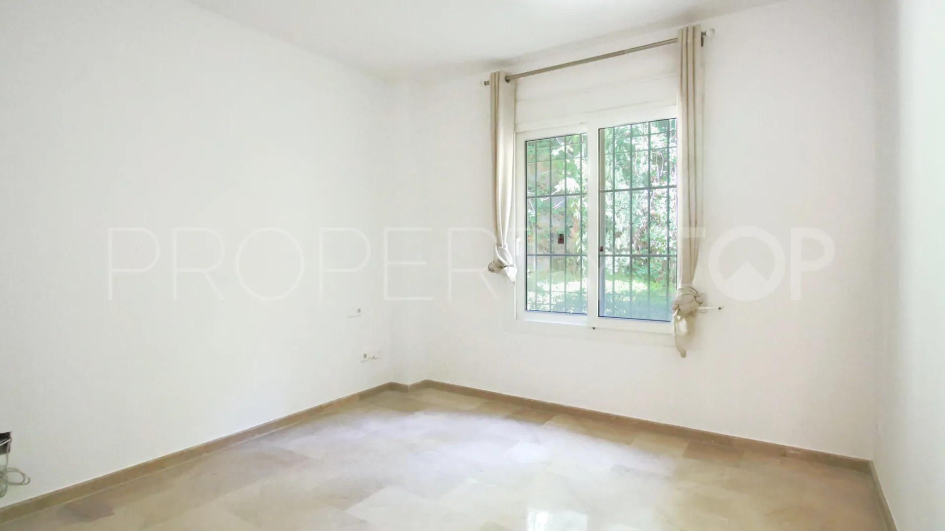 For sale Cumbres del Rodeo ground floor apartment