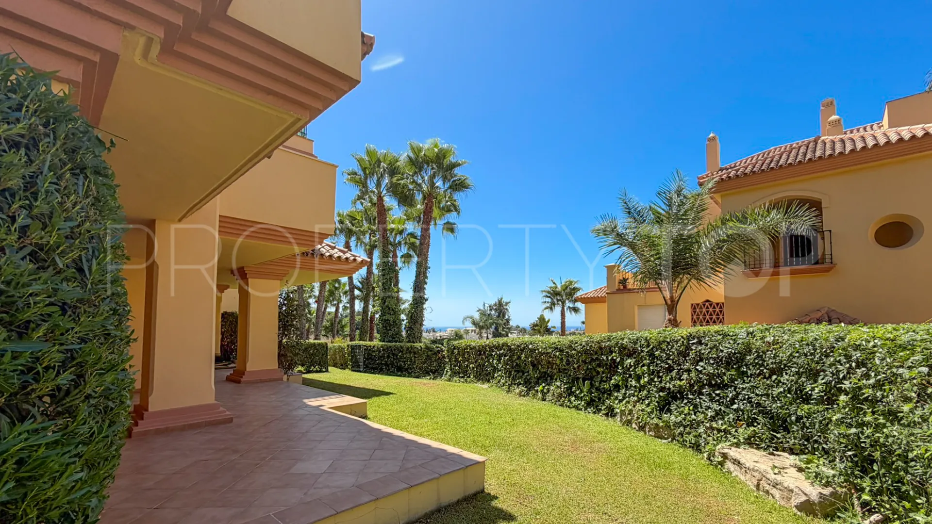 For sale Cumbres del Rodeo ground floor apartment