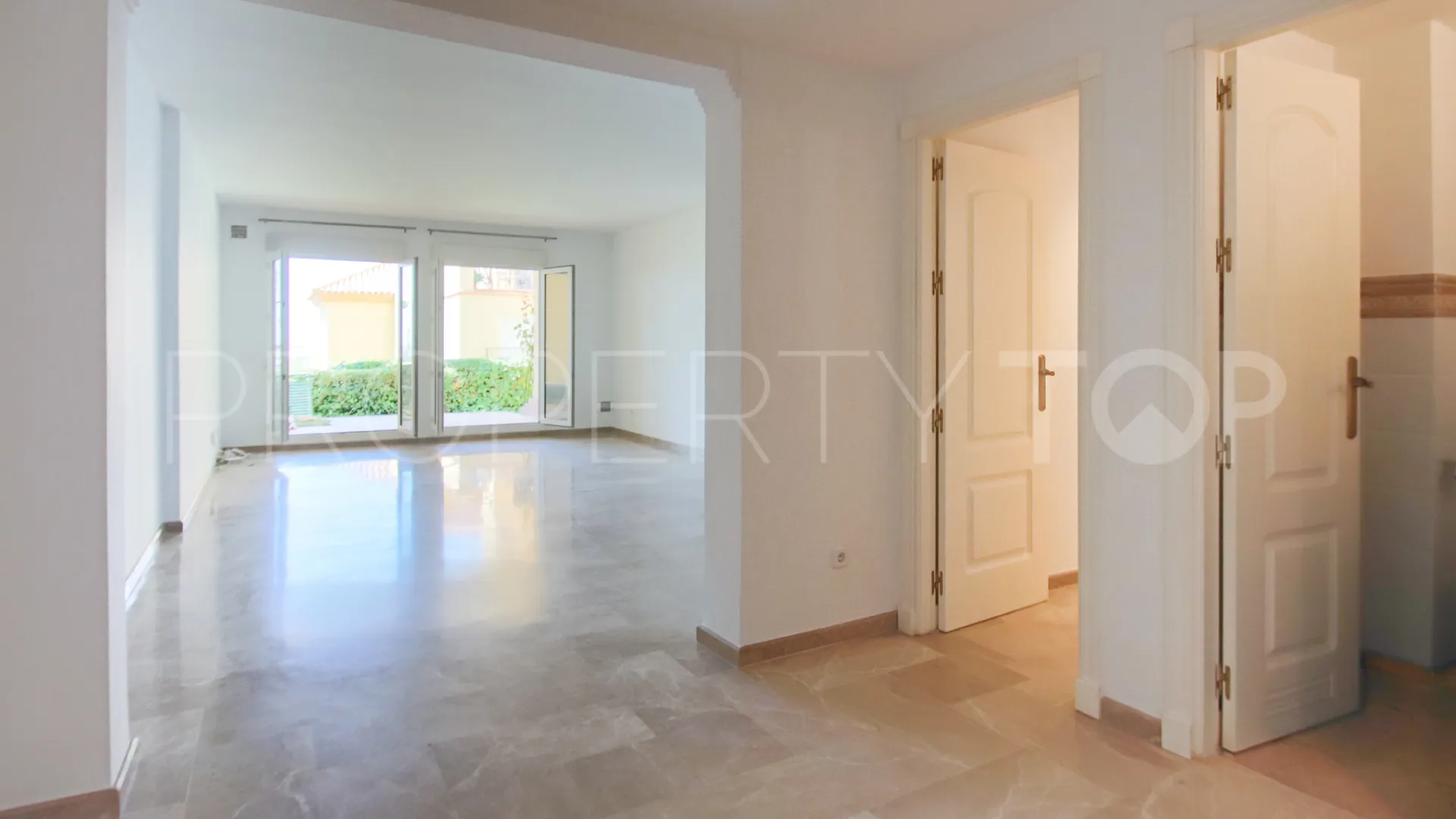 For sale Cumbres del Rodeo ground floor apartment
