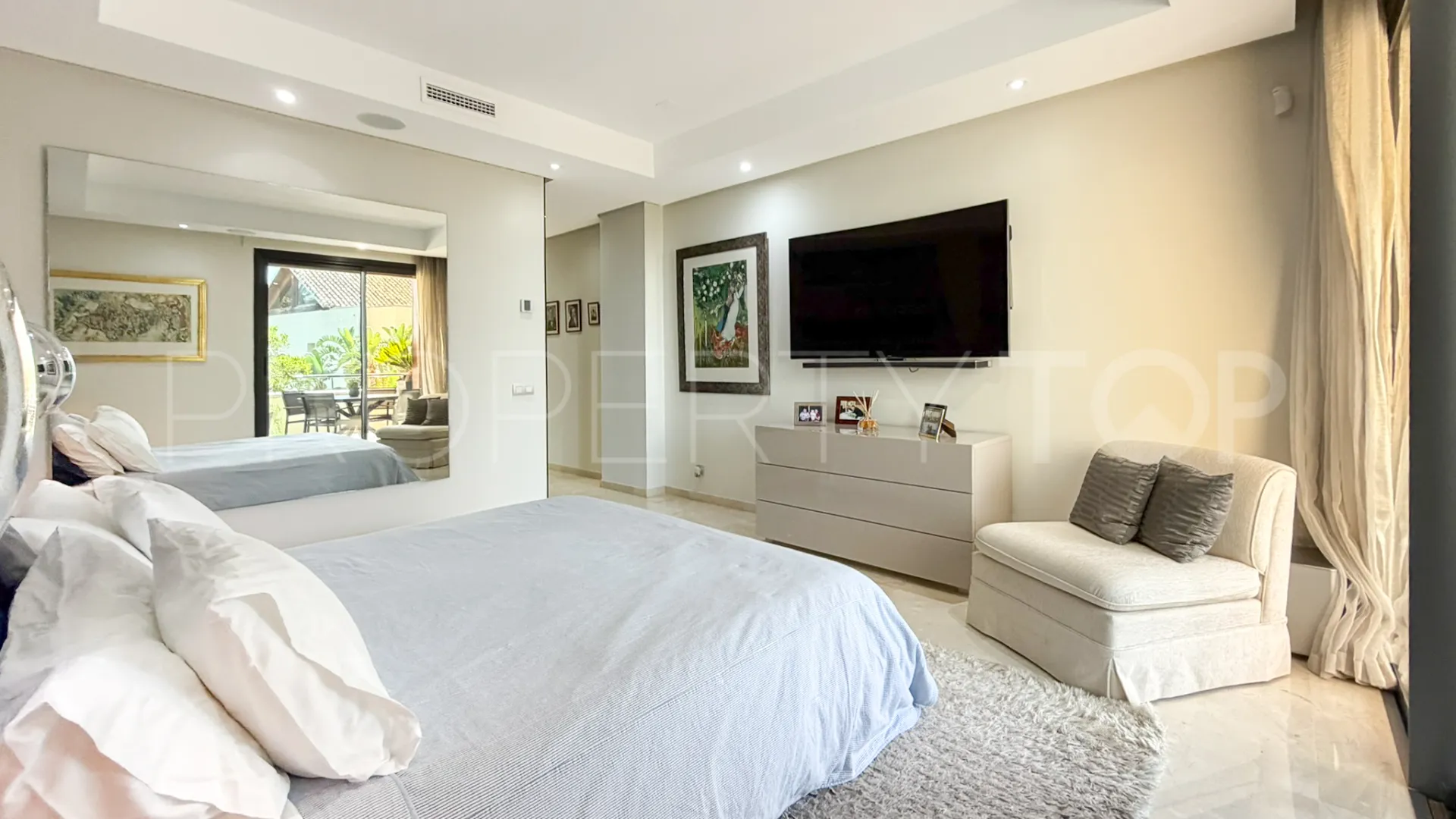 For sale apartment with 3 bedrooms in Imara