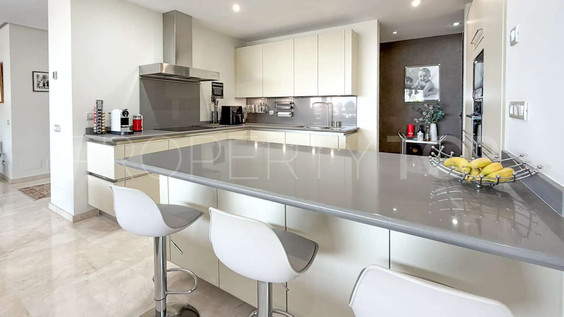 For sale apartment with 3 bedrooms in Imara