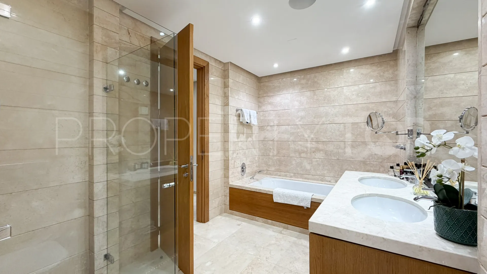 For sale apartment with 3 bedrooms in Imara