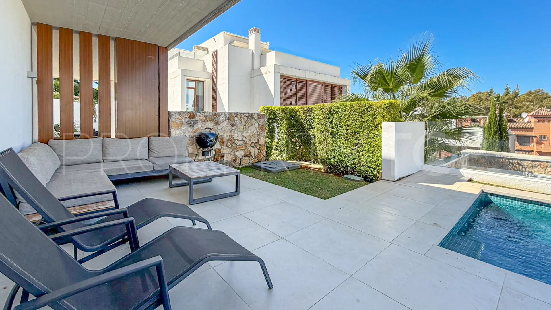 Comprar villa pareada en Marbella Golden Mile