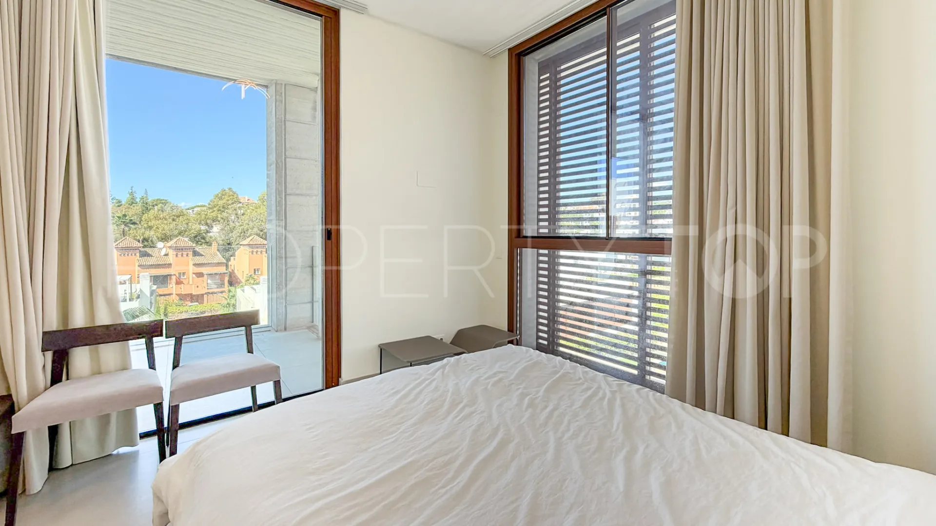 Comprar villa pareada en Marbella Golden Mile