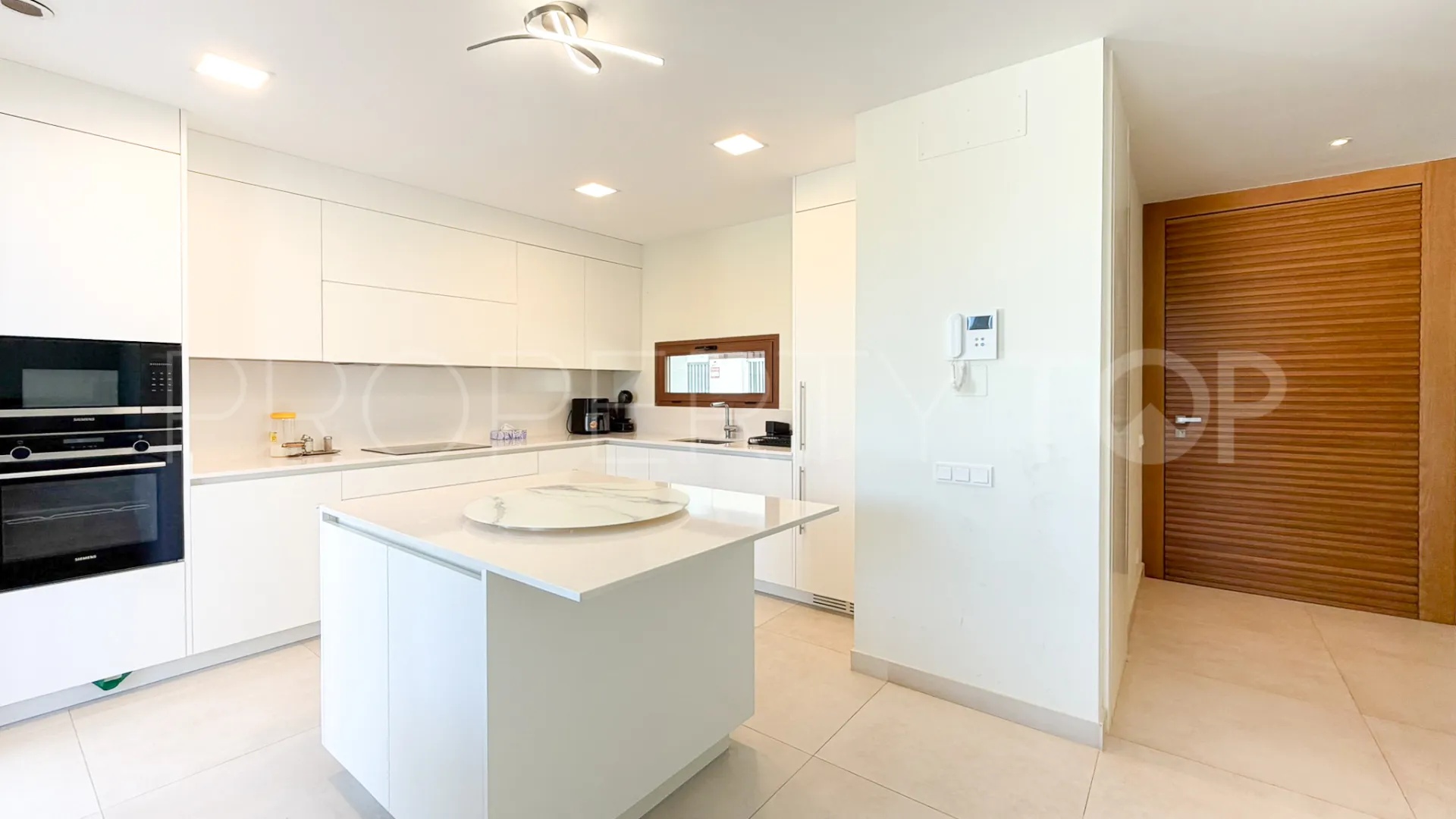 Comprar villa pareada en Marbella Golden Mile