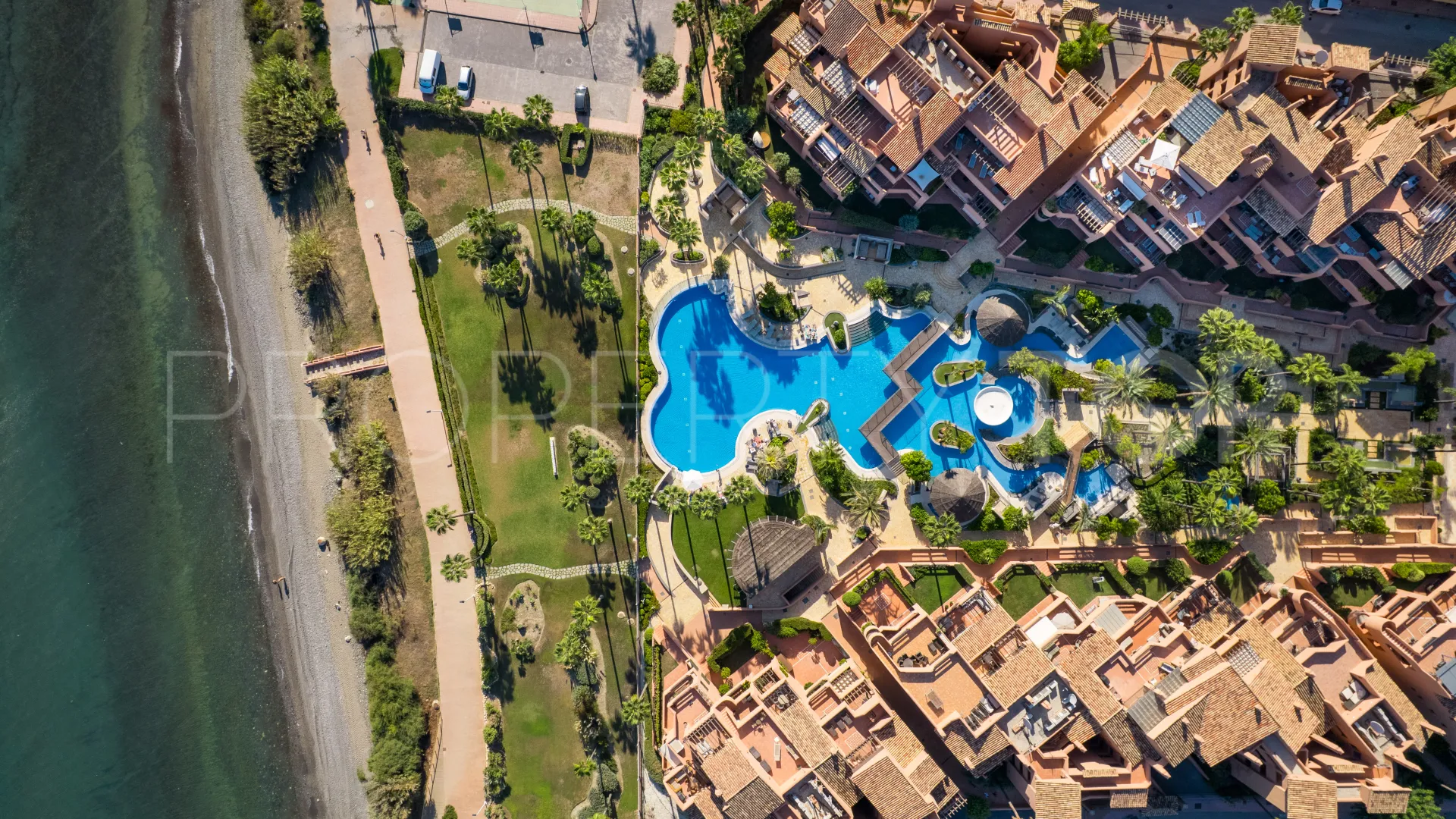 Apartamento planta baja a la venta con 4 dormitorios en Mar Azul