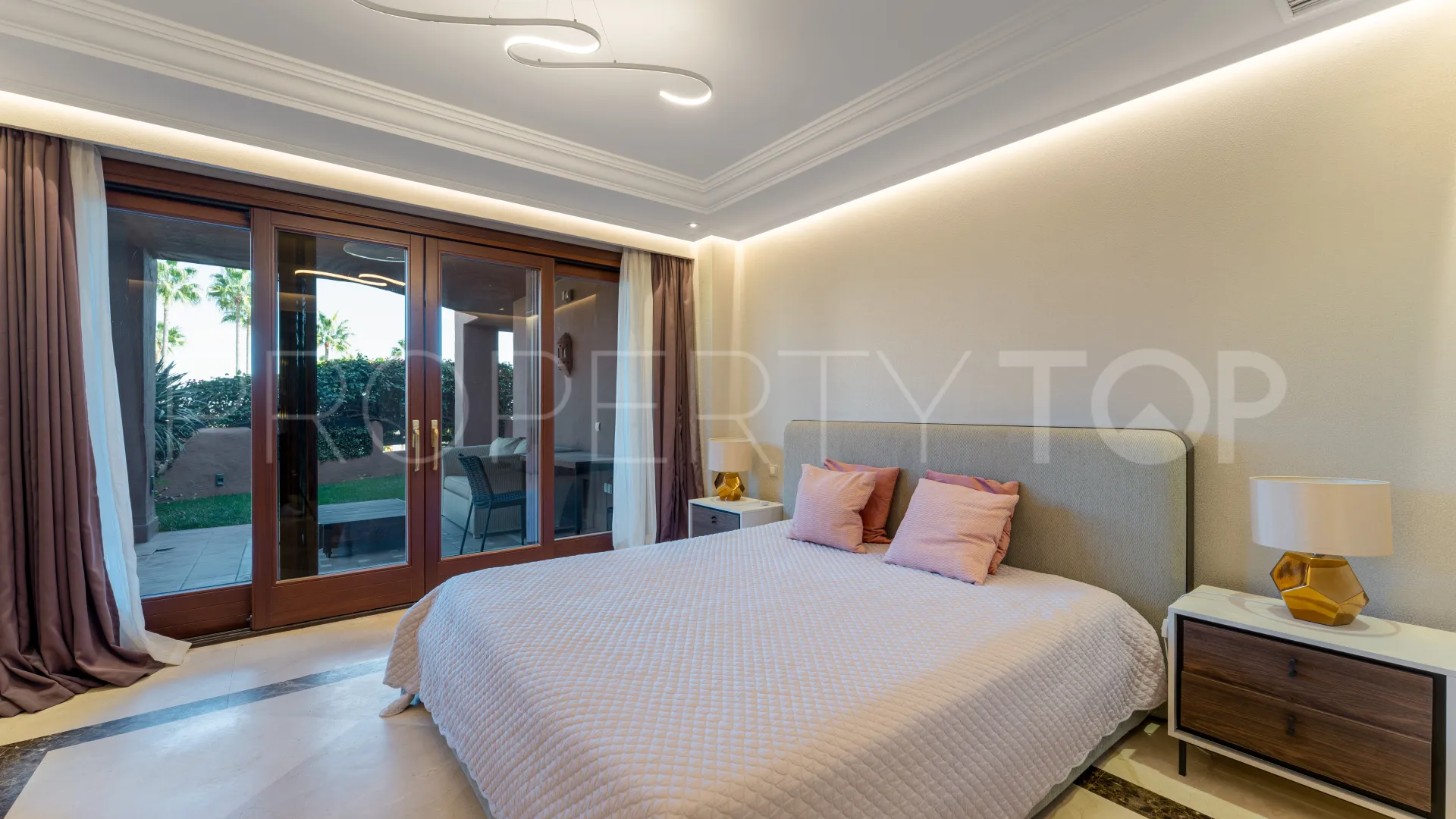 Apartamento planta baja a la venta con 4 dormitorios en Mar Azul