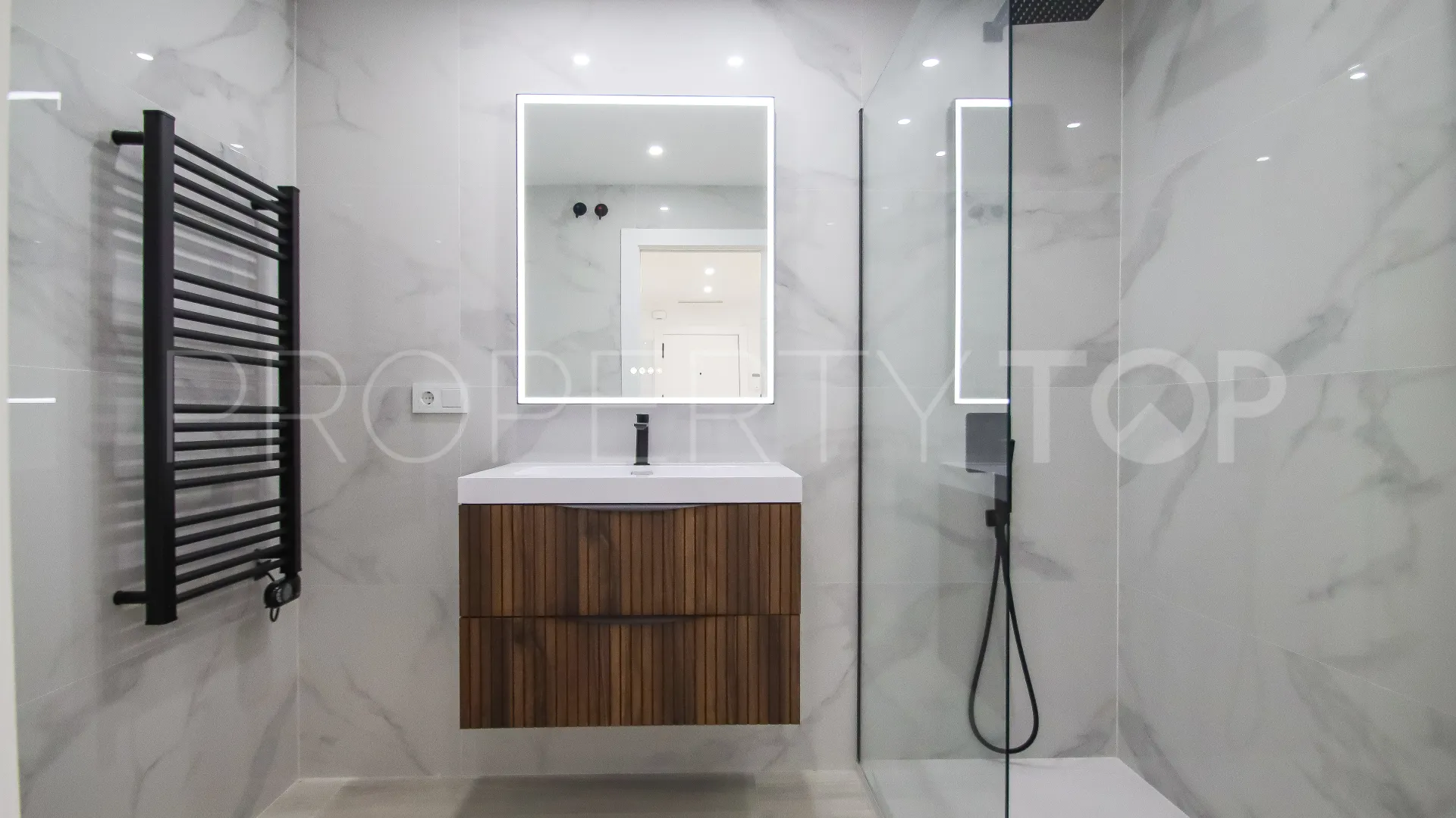 Apartamento planta baja a la venta en Altos de La Quinta