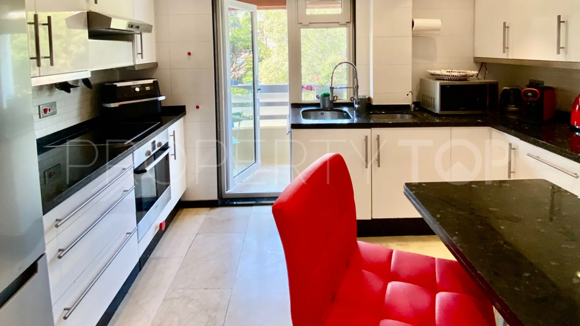 3 bedrooms duplex penthouse in Marbella City for sale