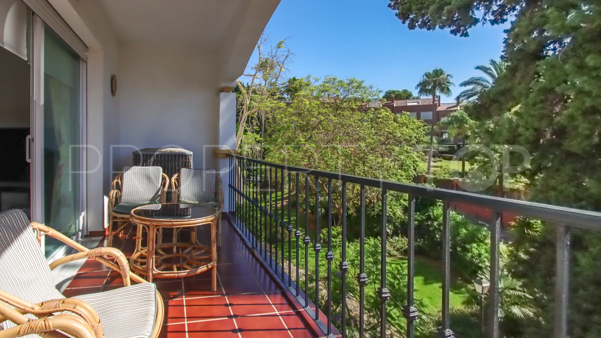 Se vende apartamento en Marbella Golden Mile de 3 dormitorios