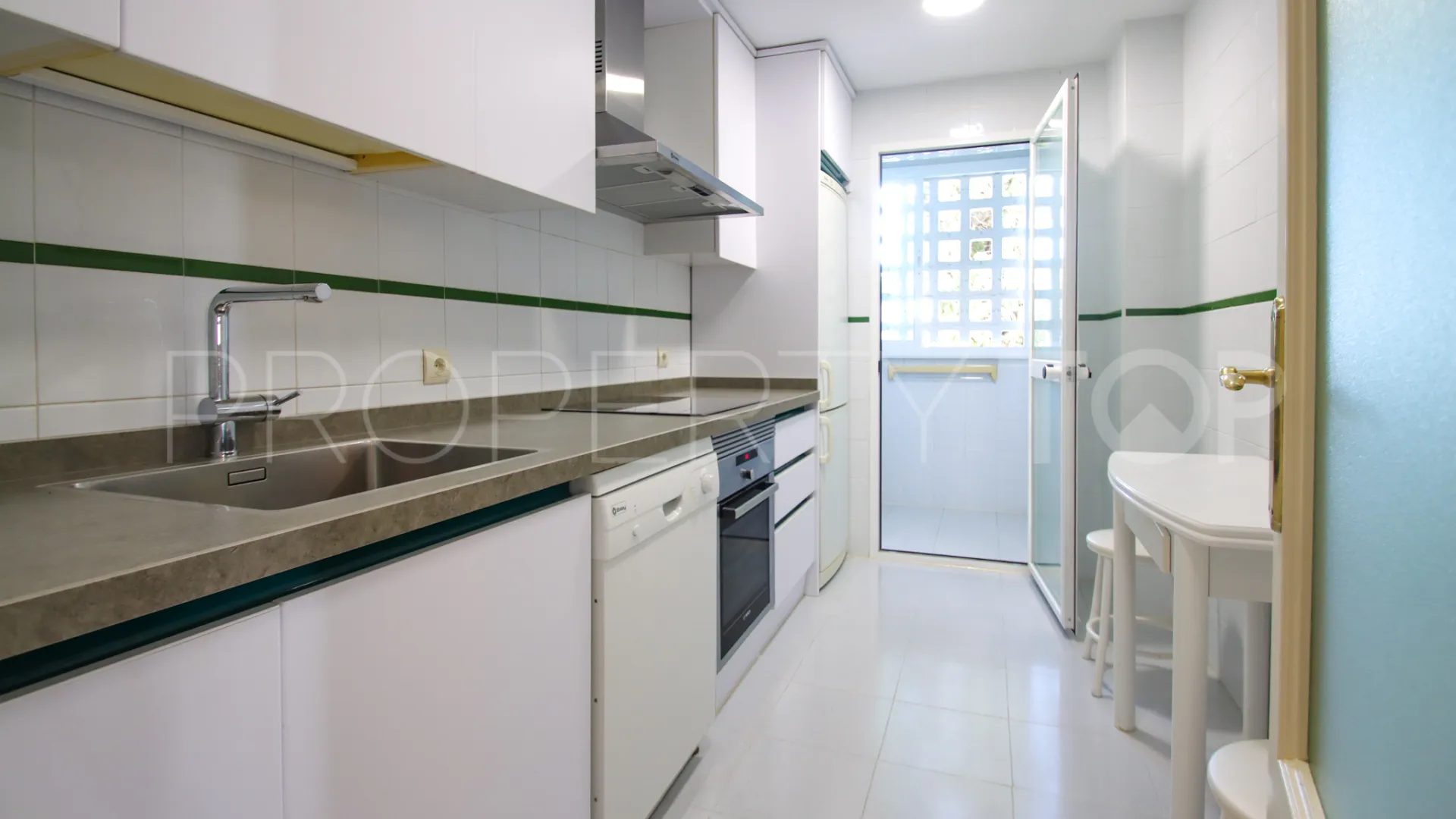Se vende apartamento en Marbella Golden Mile de 3 dormitorios