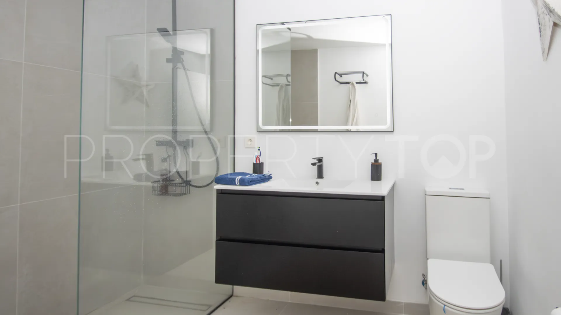 Se vende apartamento en River Garden