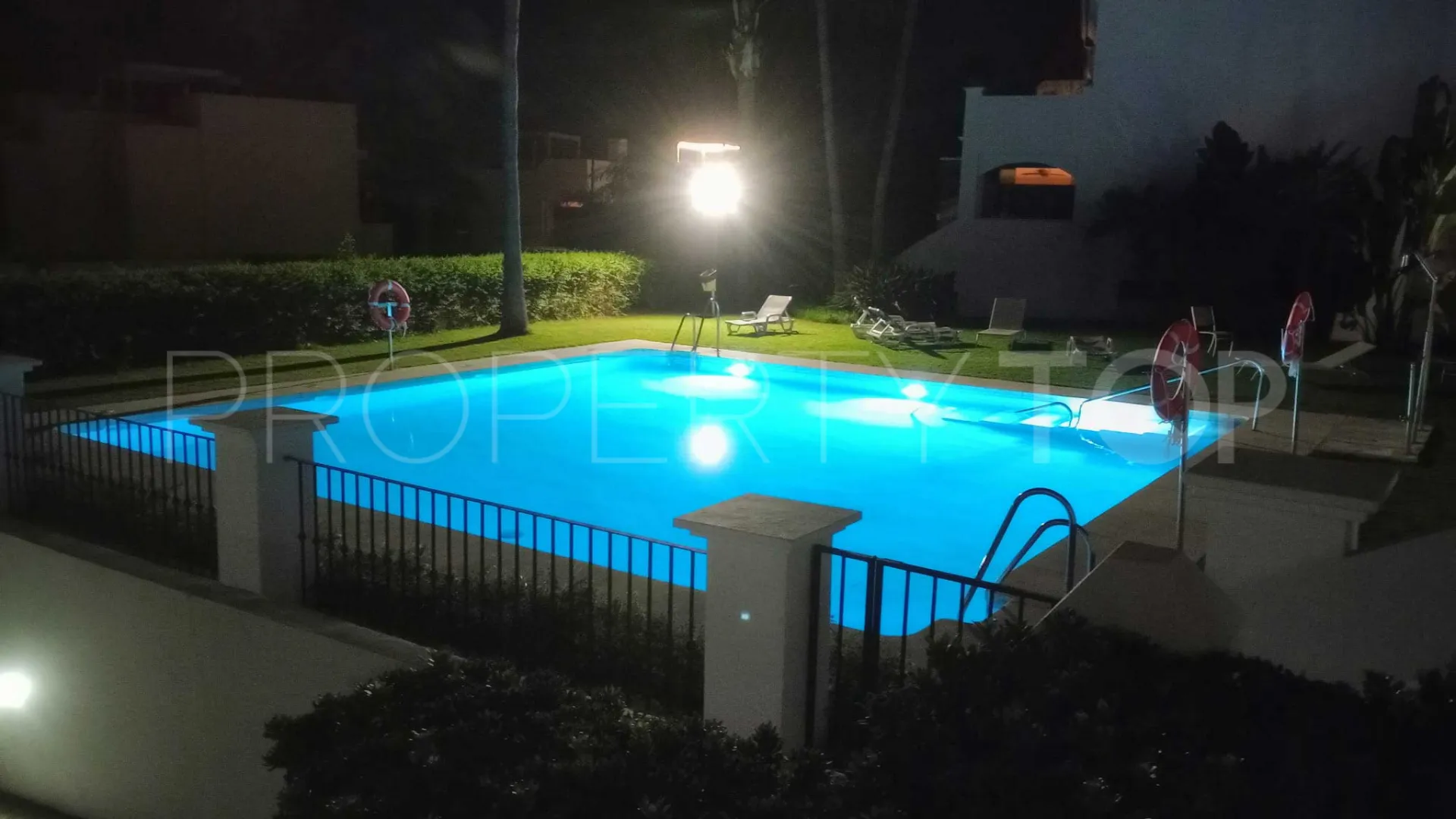 El Paraiso, pareado en venta con 4 dormitorios