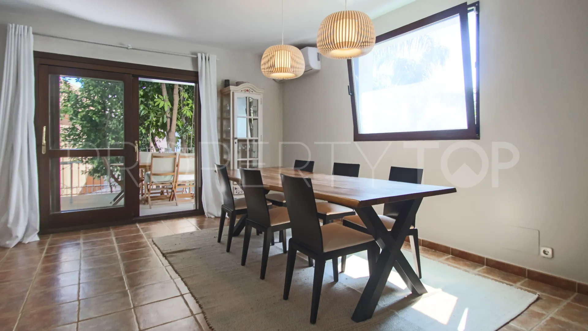 El Paraiso, pareado en venta con 4 dormitorios