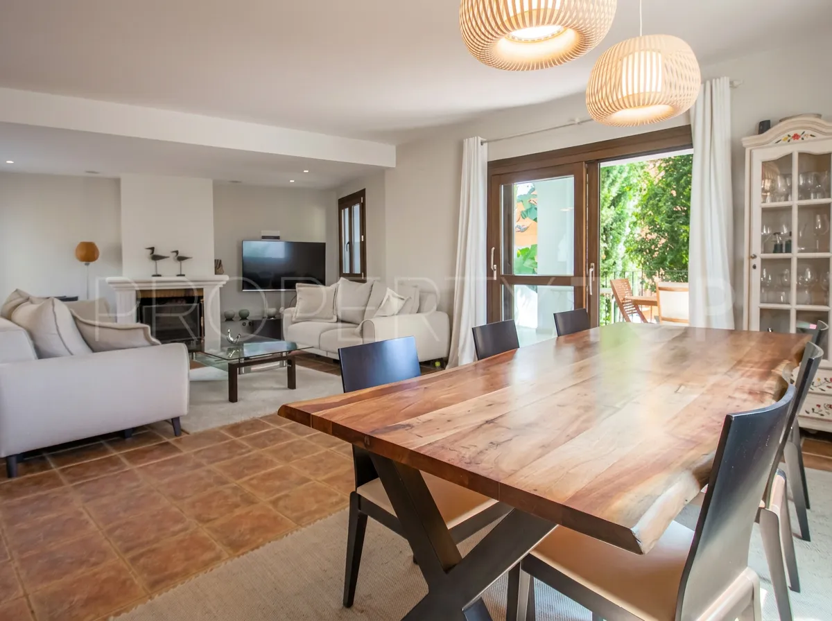 El Paraiso, pareado en venta con 4 dormitorios
