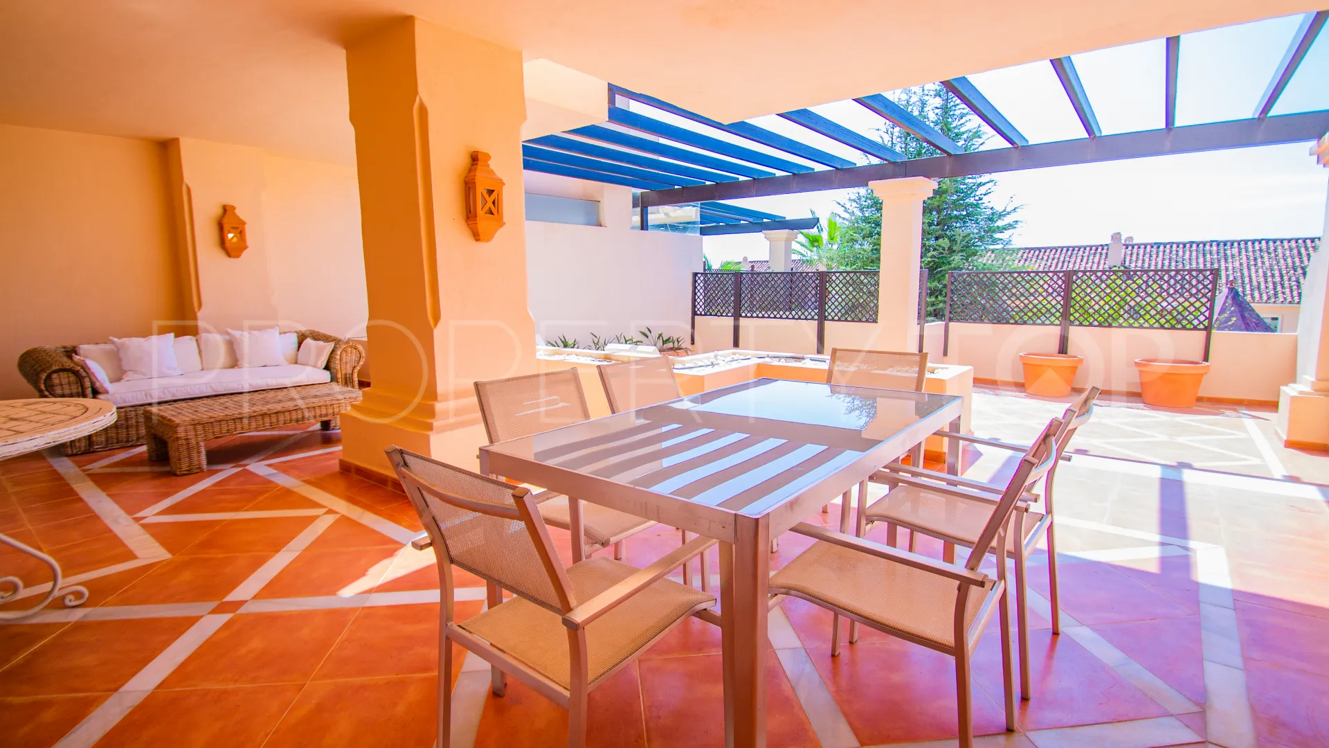 Nueva Andalucia, apartamento planta baja en venta de 2 dormitorios