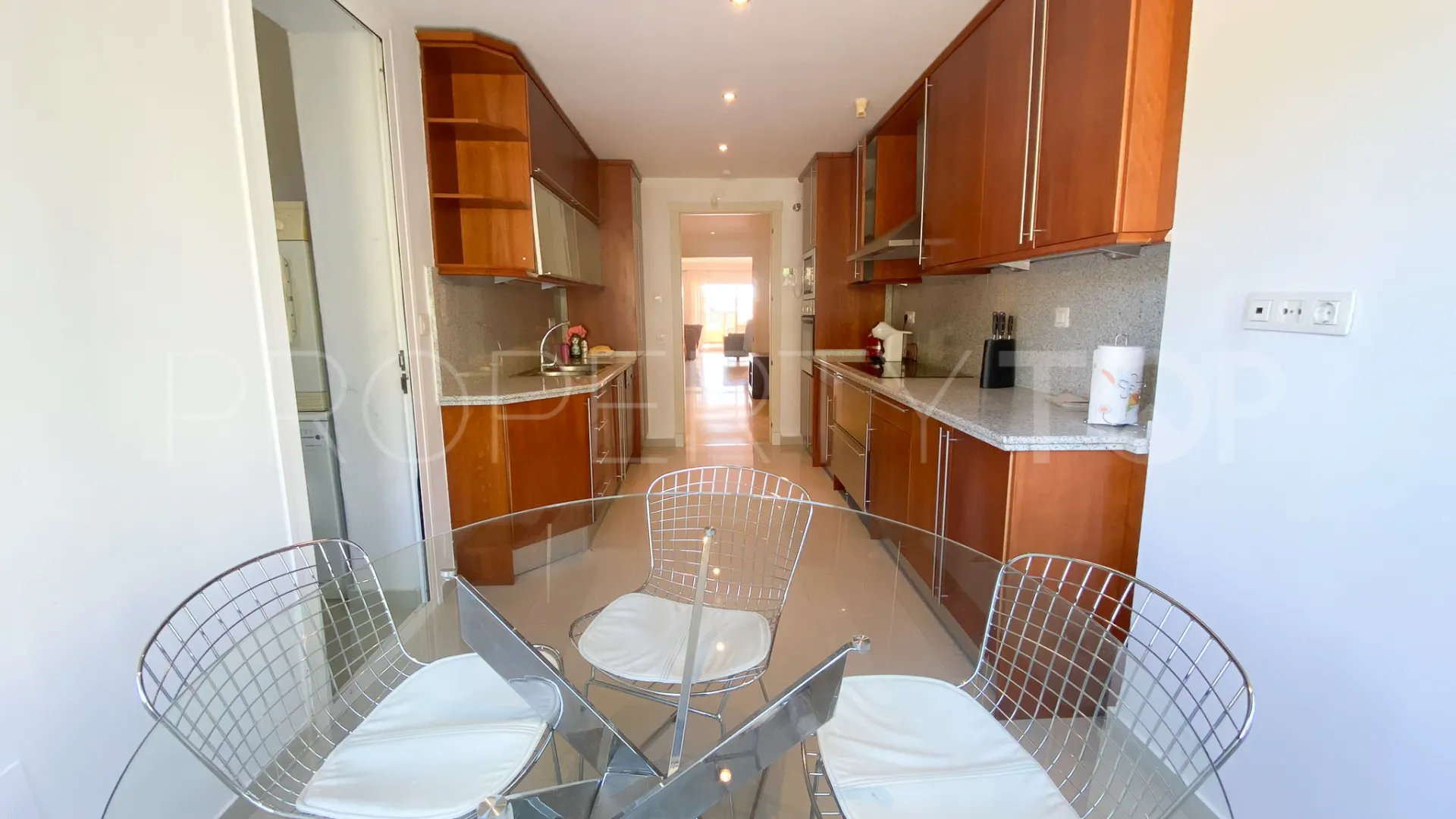 Nueva Andalucia, apartamento planta baja en venta de 2 dormitorios