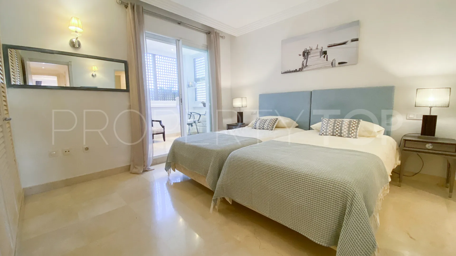 Nueva Andalucia, apartamento planta baja en venta de 2 dormitorios
