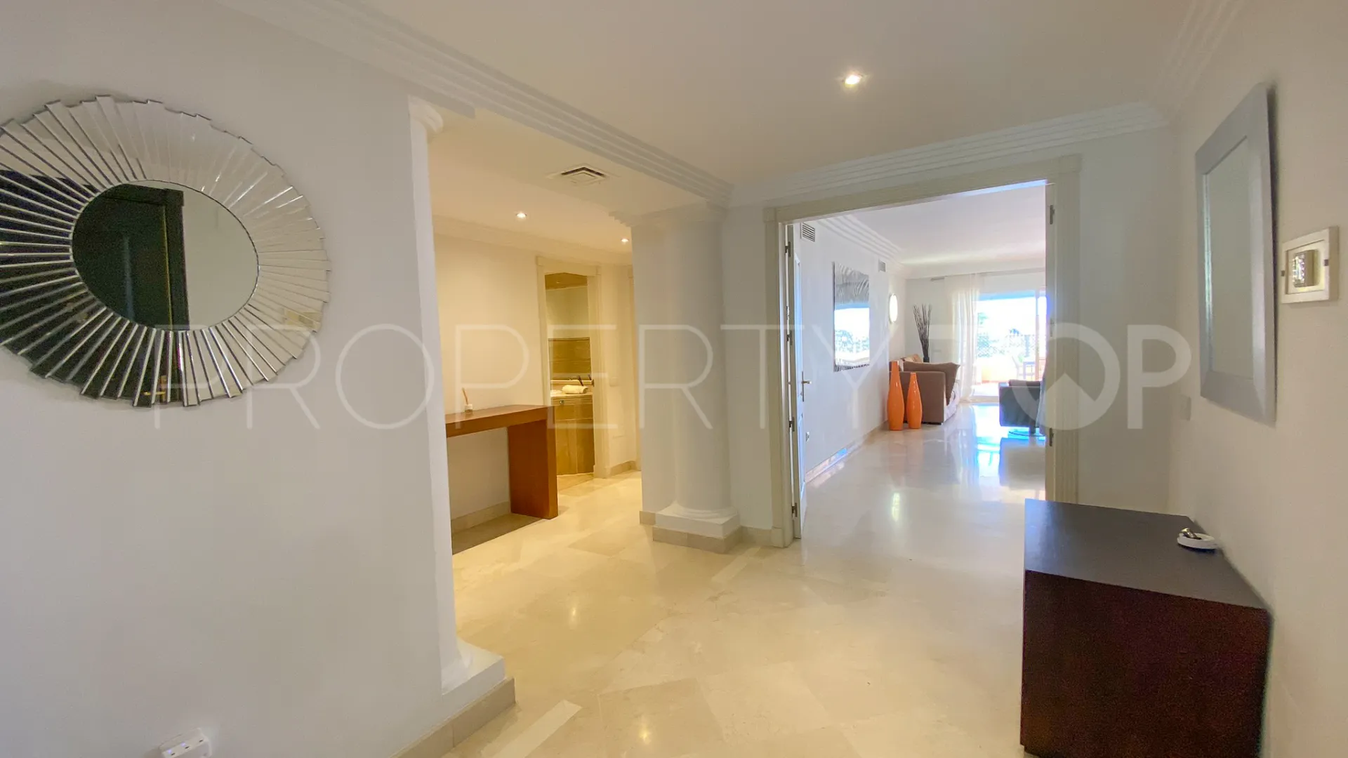 Nueva Andalucia, apartamento planta baja en venta de 2 dormitorios
