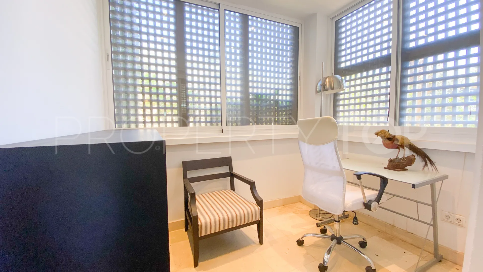 Nueva Andalucia, apartamento planta baja en venta de 2 dormitorios