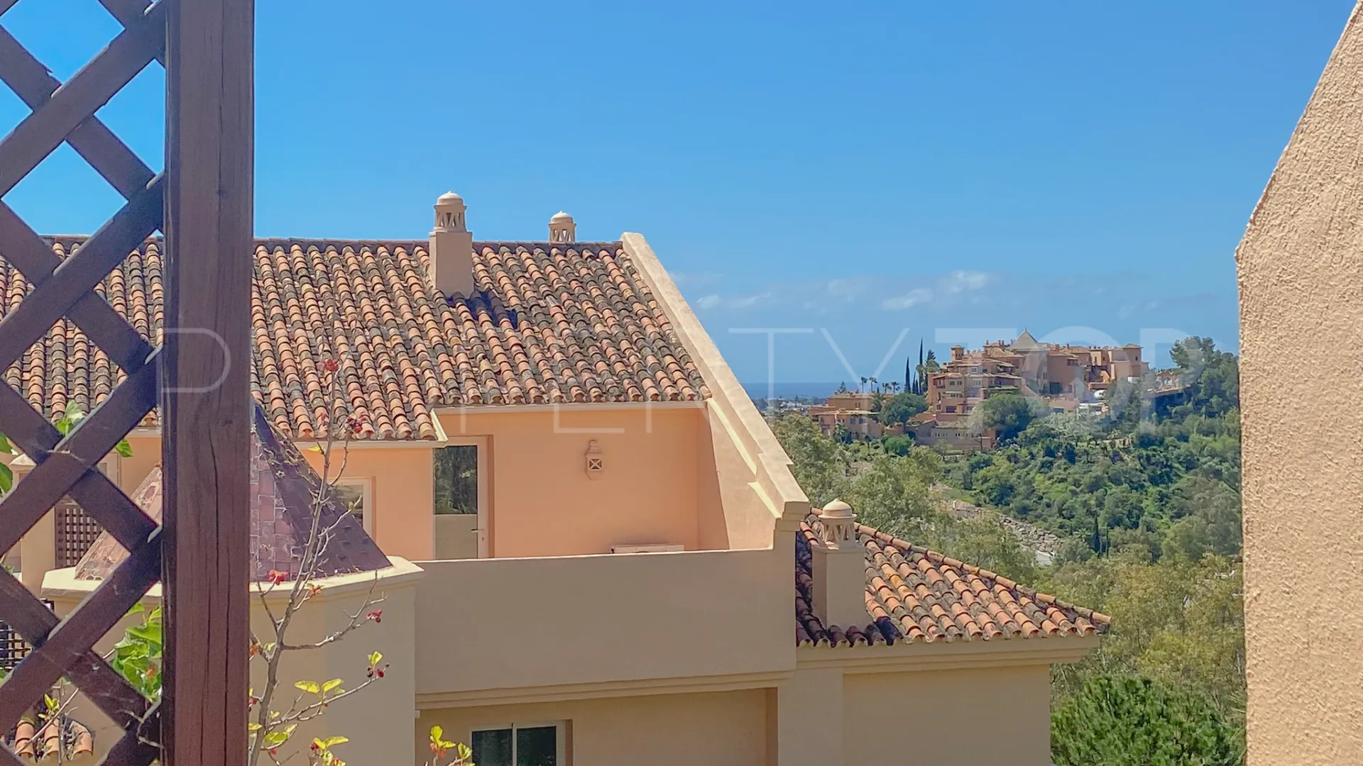 Nueva Andalucia, apartamento planta baja en venta de 2 dormitorios