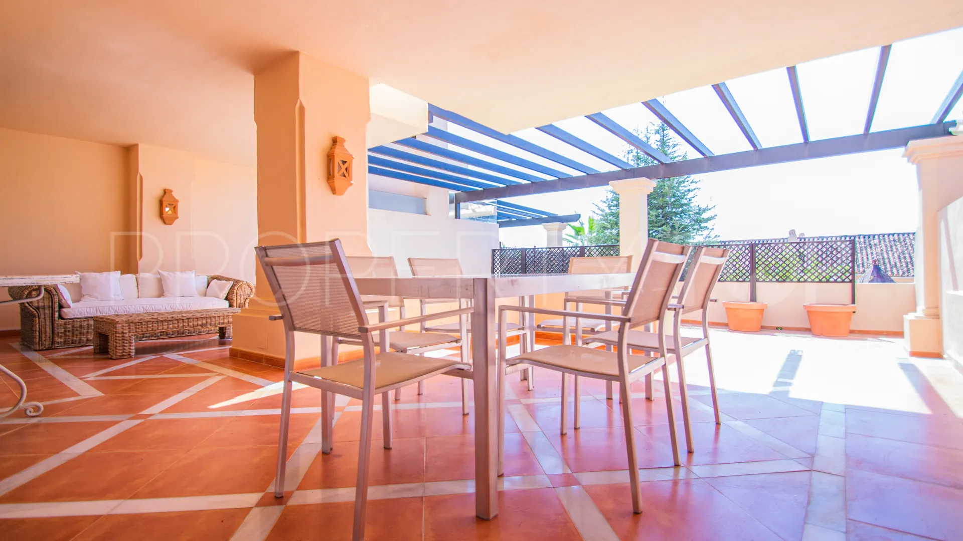 Nueva Andalucia, apartamento planta baja en venta de 2 dormitorios