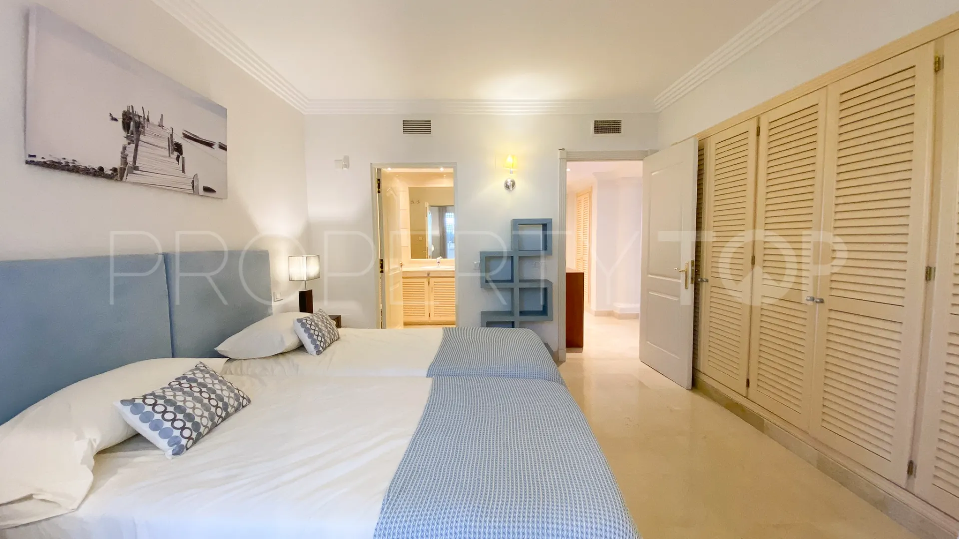 Nueva Andalucia, apartamento planta baja en venta de 2 dormitorios