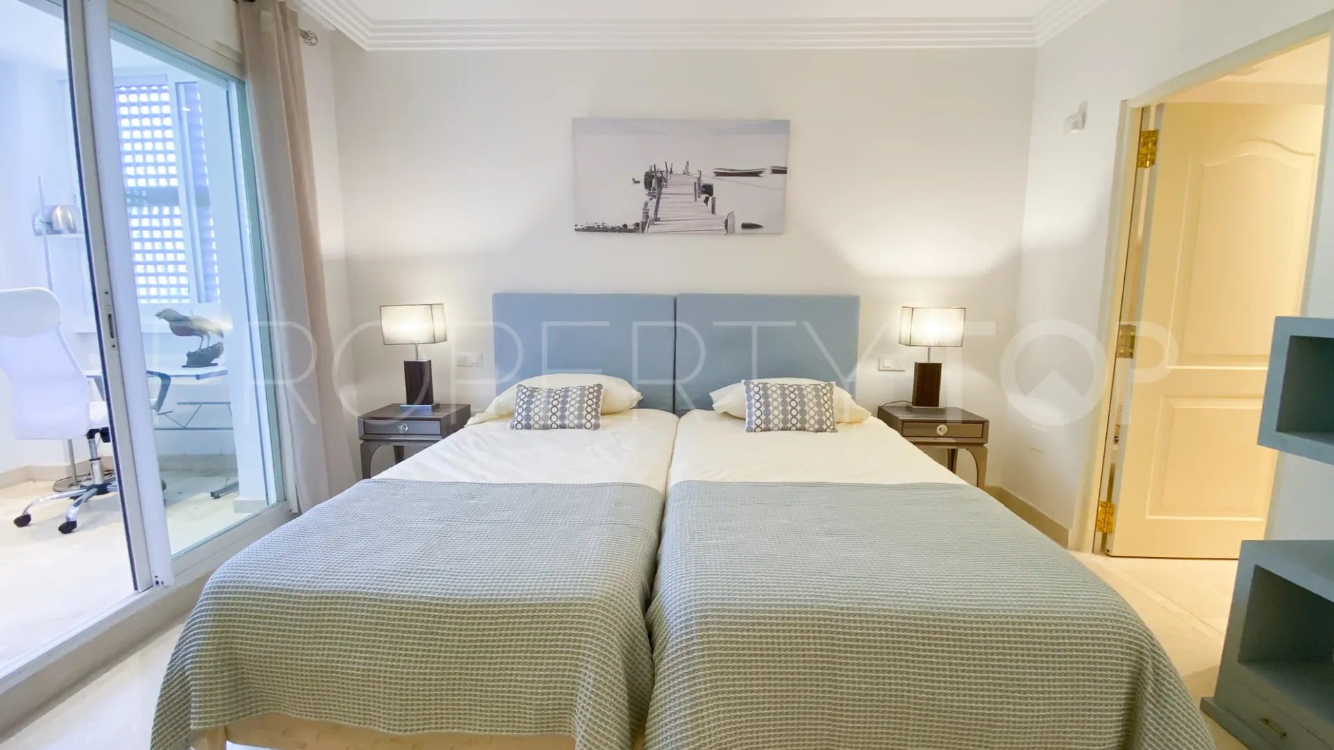 Nueva Andalucia, apartamento planta baja en venta de 2 dormitorios