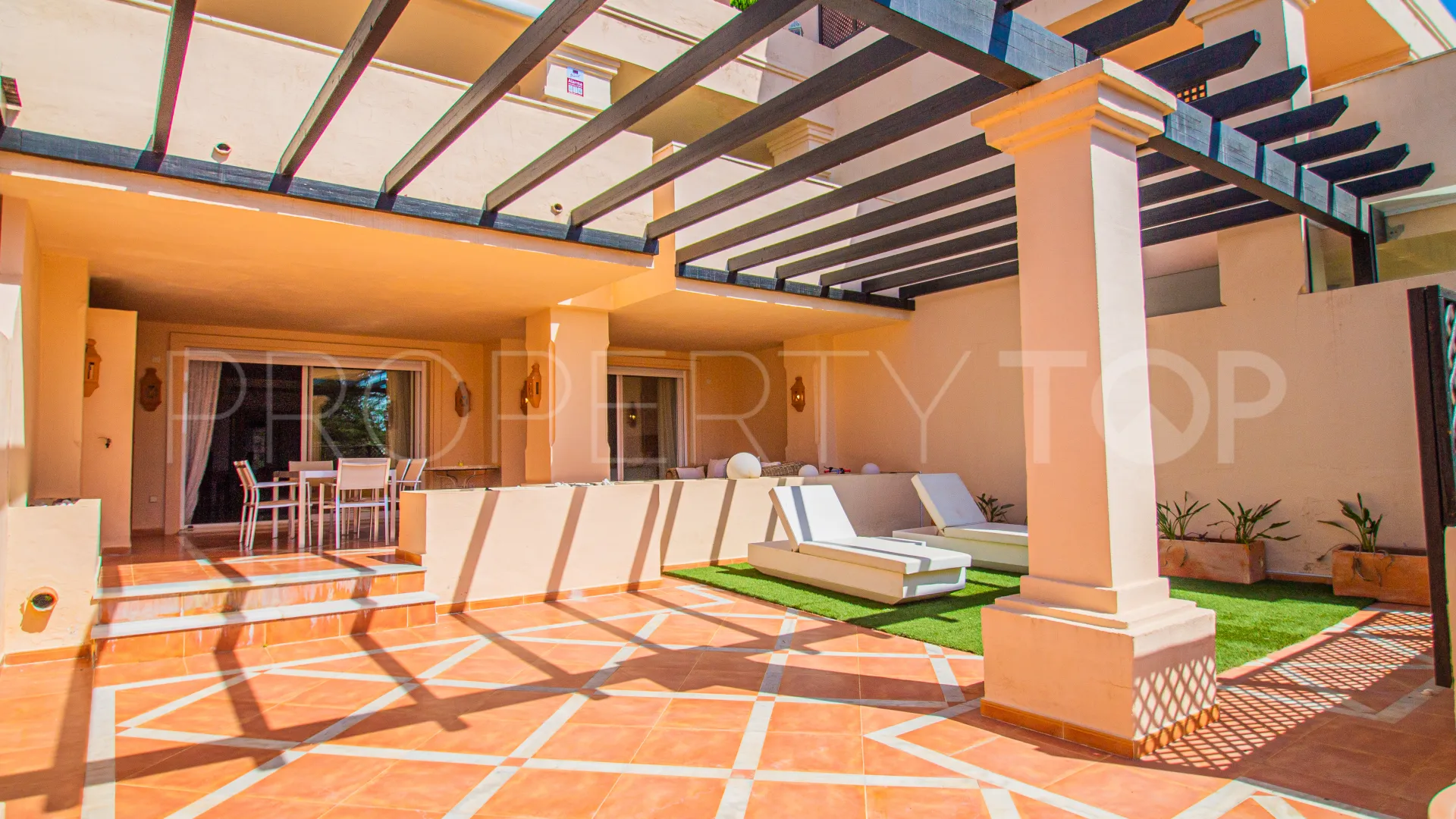 Nueva Andalucia, apartamento planta baja en venta de 2 dormitorios