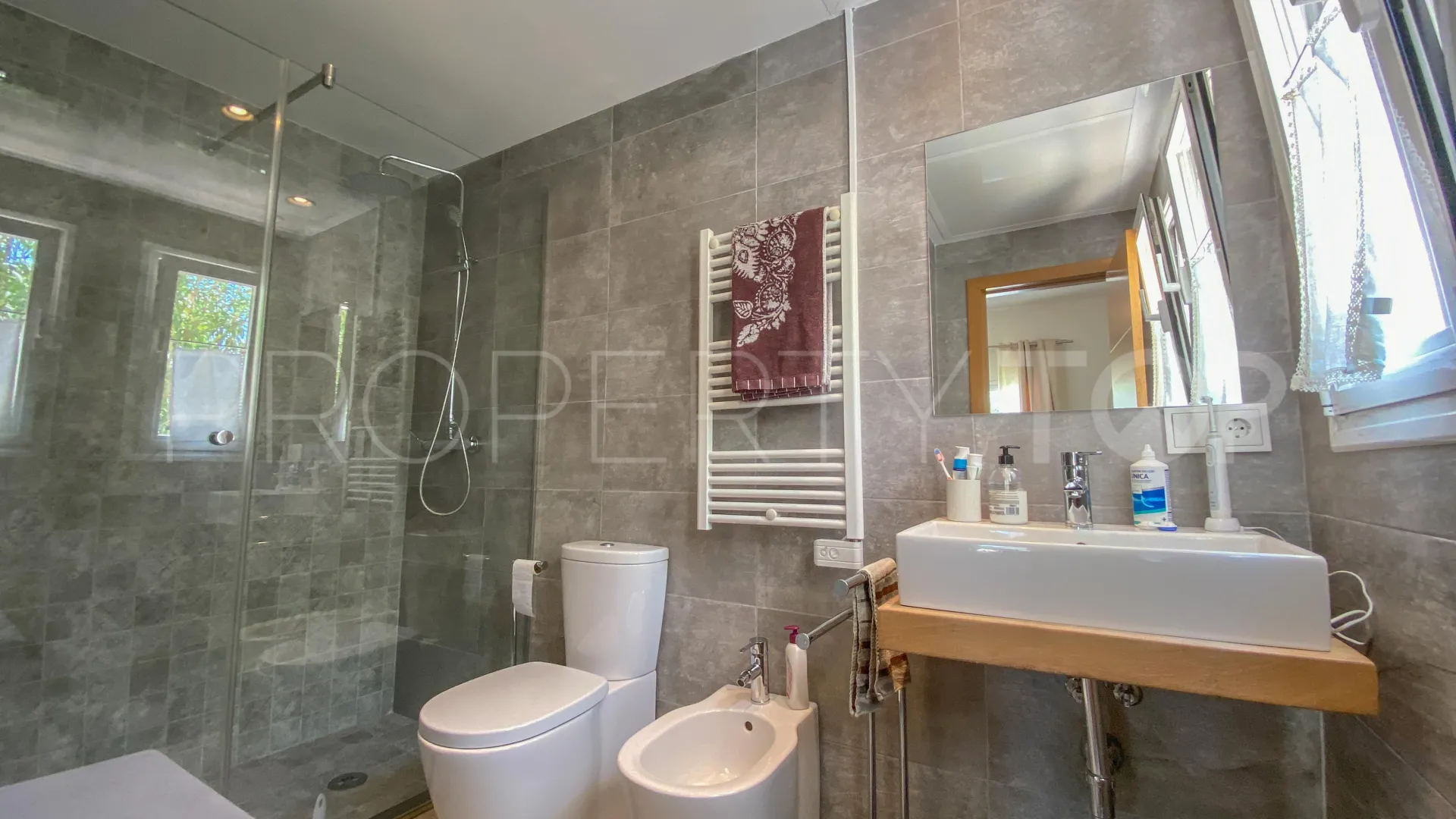 Nueva Andalucia, villa en venta de 5 dormitorios