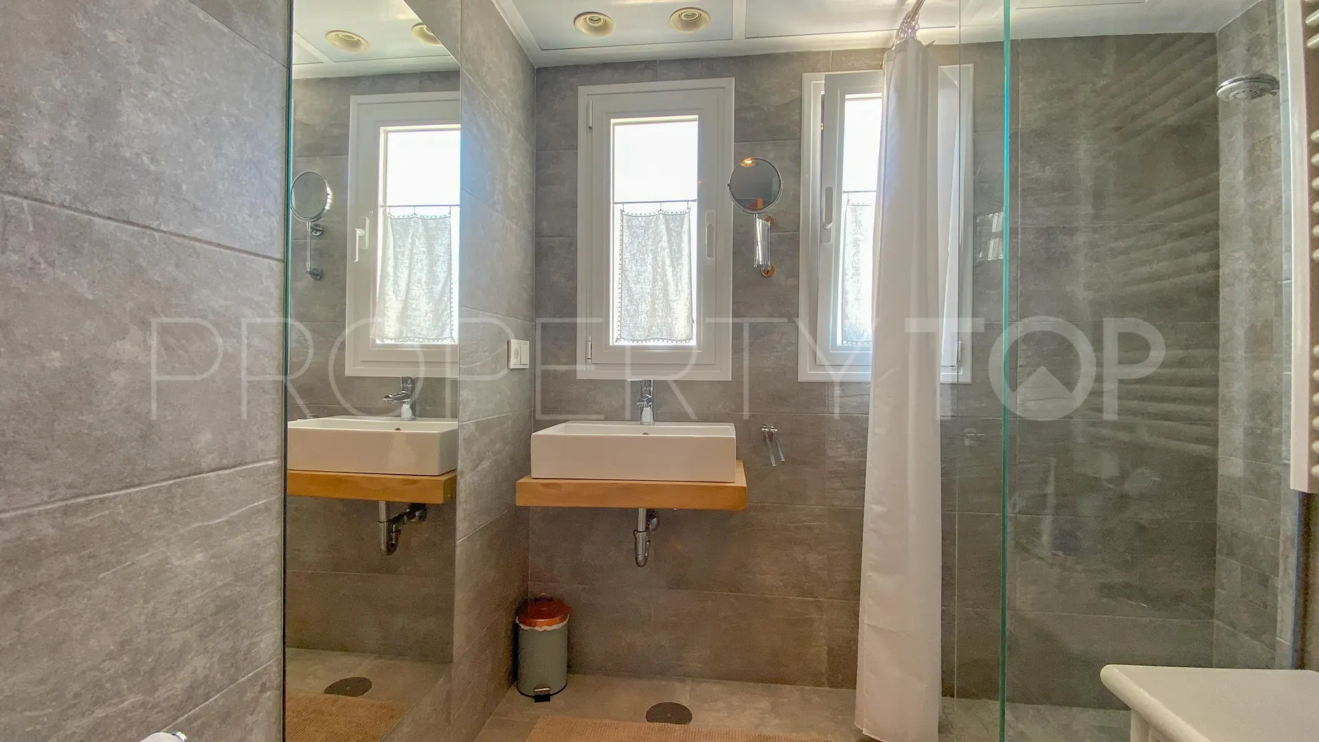 Nueva Andalucia, villa en venta de 5 dormitorios