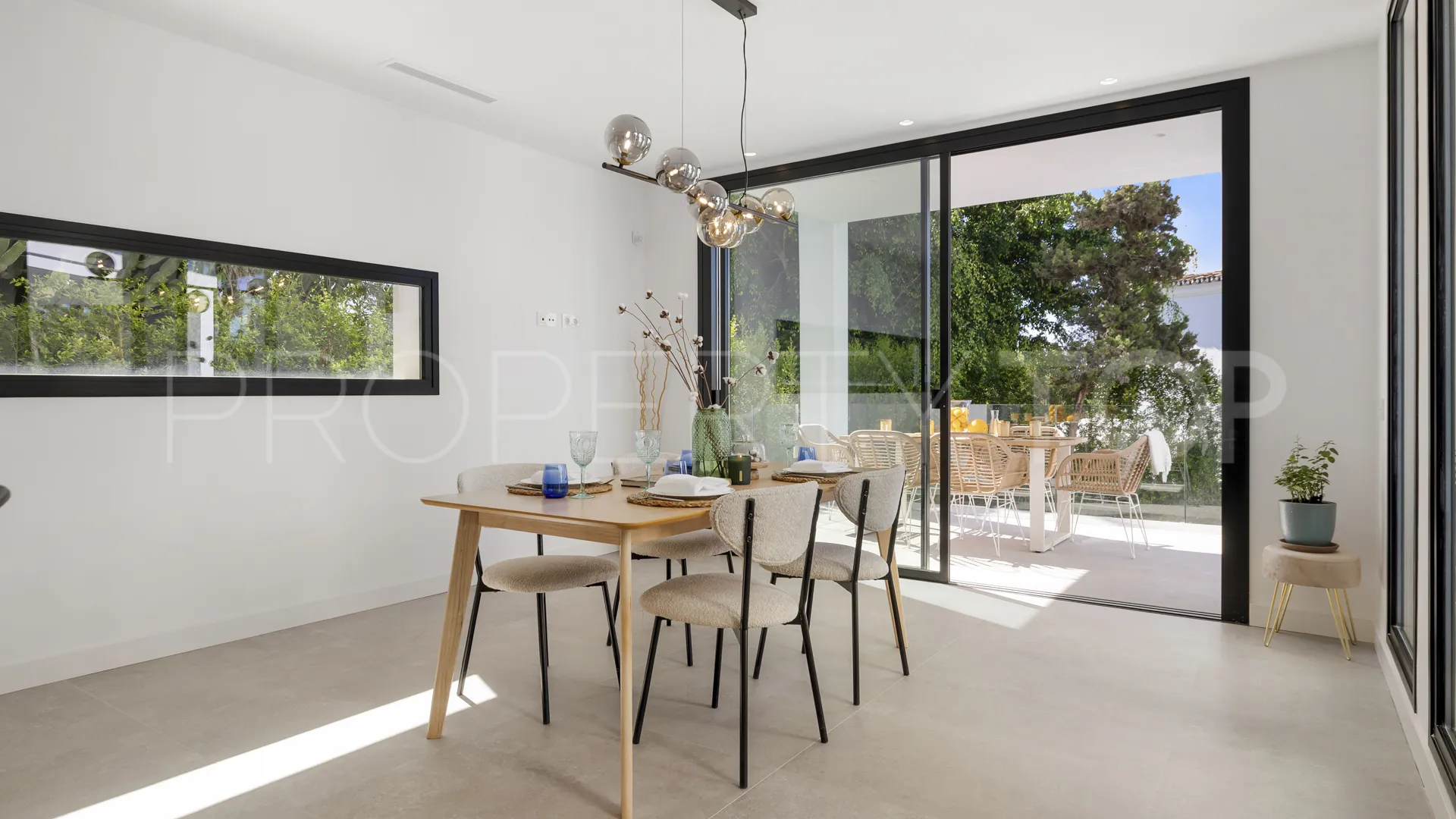 Villa with 5 bedrooms for sale in Marbesa