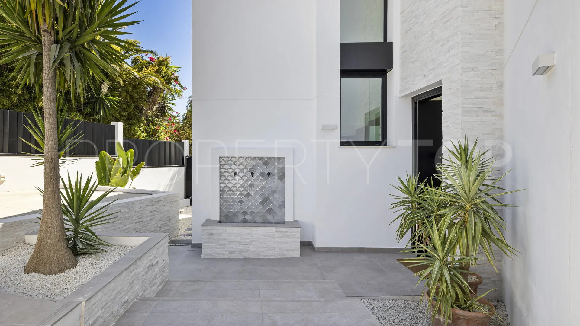 Villa with 5 bedrooms for sale in Marbesa