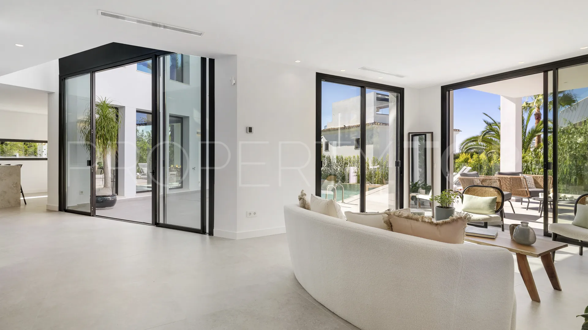 Villa with 5 bedrooms for sale in Marbesa