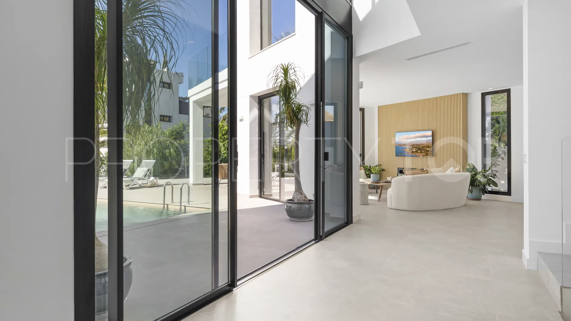 Villa with 5 bedrooms for sale in Marbesa