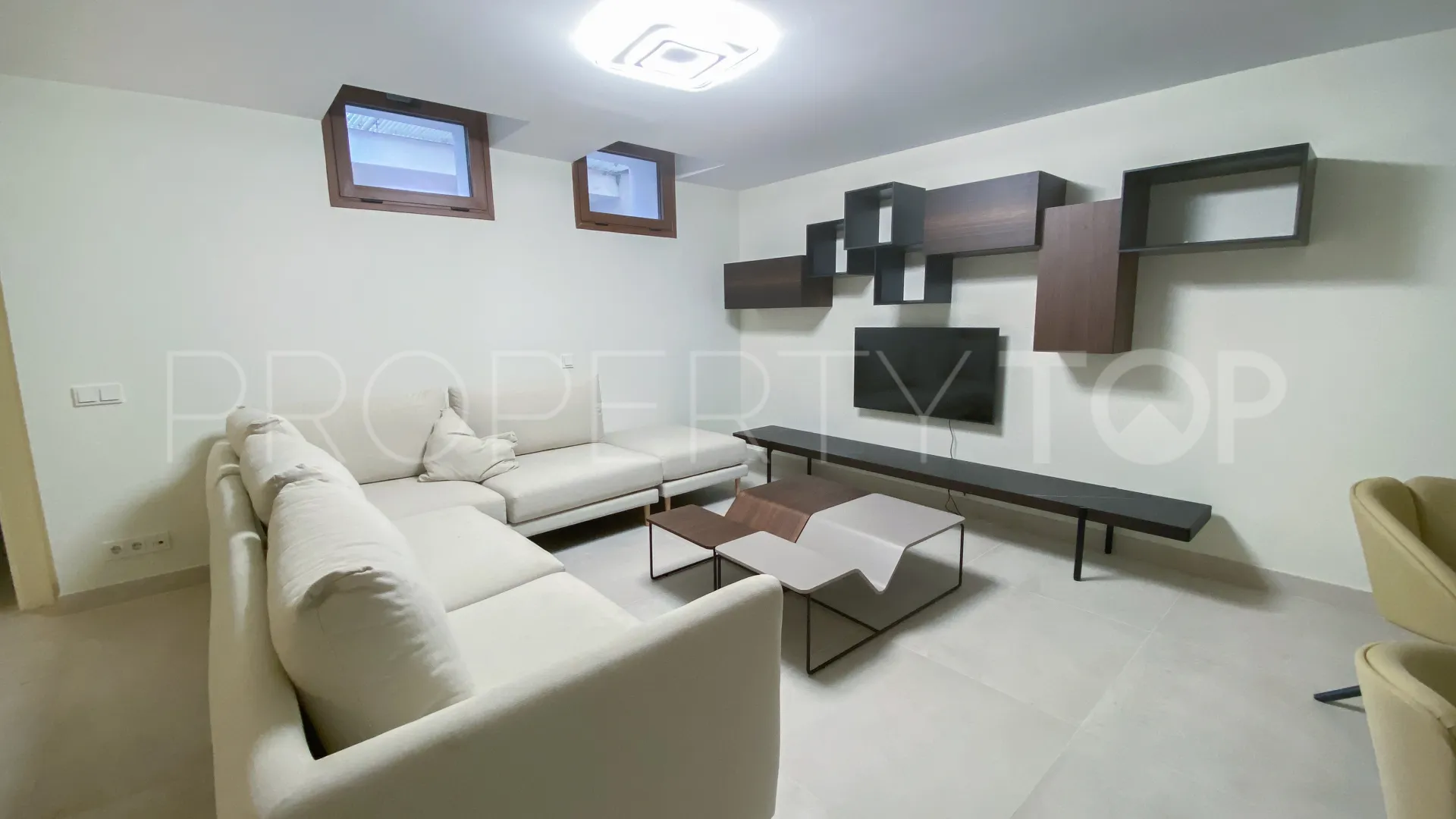 4 bedrooms semi detached villa in Marbella Golden Mile for sale