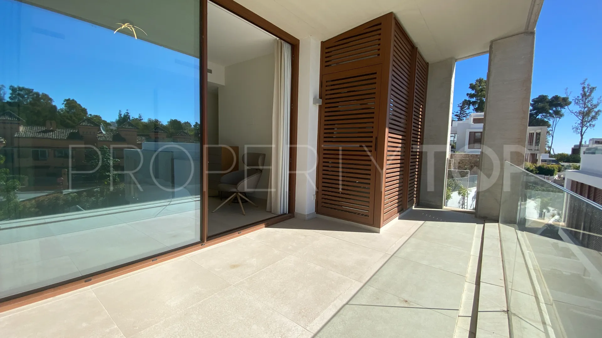 4 bedrooms semi detached villa in Marbella Golden Mile for sale