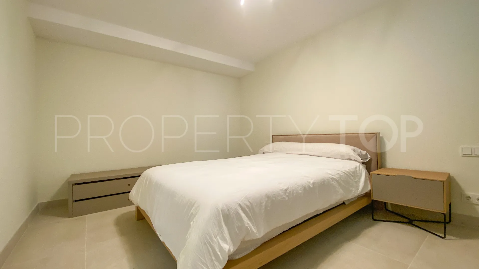 4 bedrooms semi detached villa in Marbella Golden Mile for sale