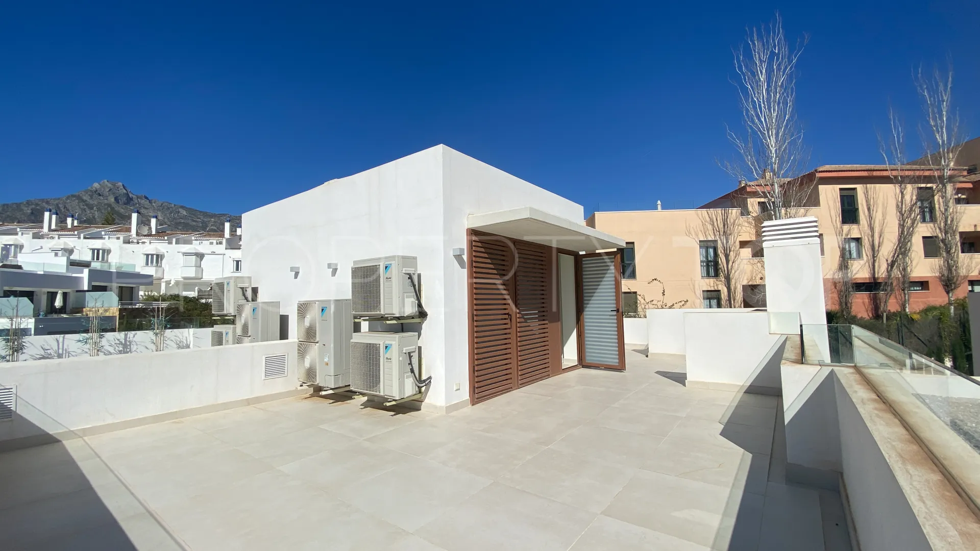 4 bedrooms semi detached villa in Marbella Golden Mile for sale