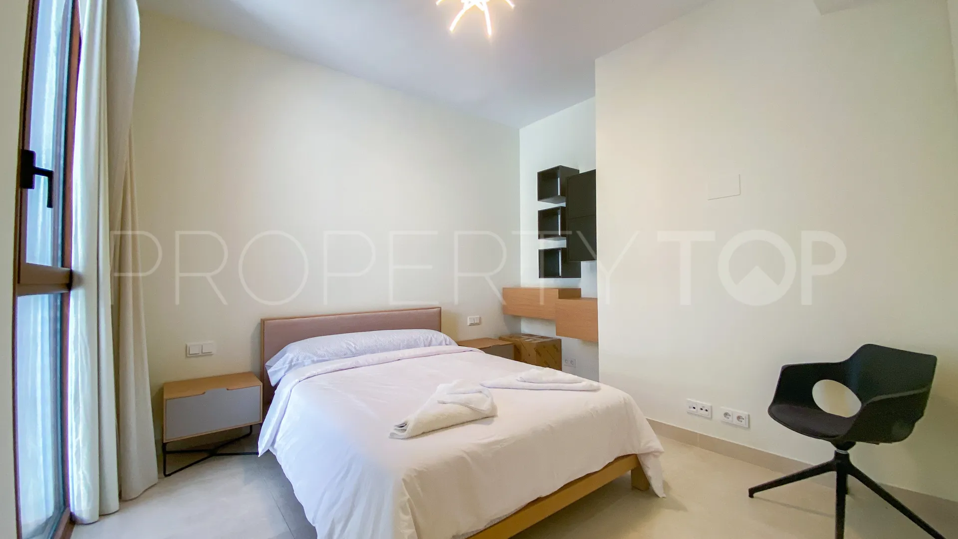 4 bedrooms semi detached villa in Marbella Golden Mile for sale