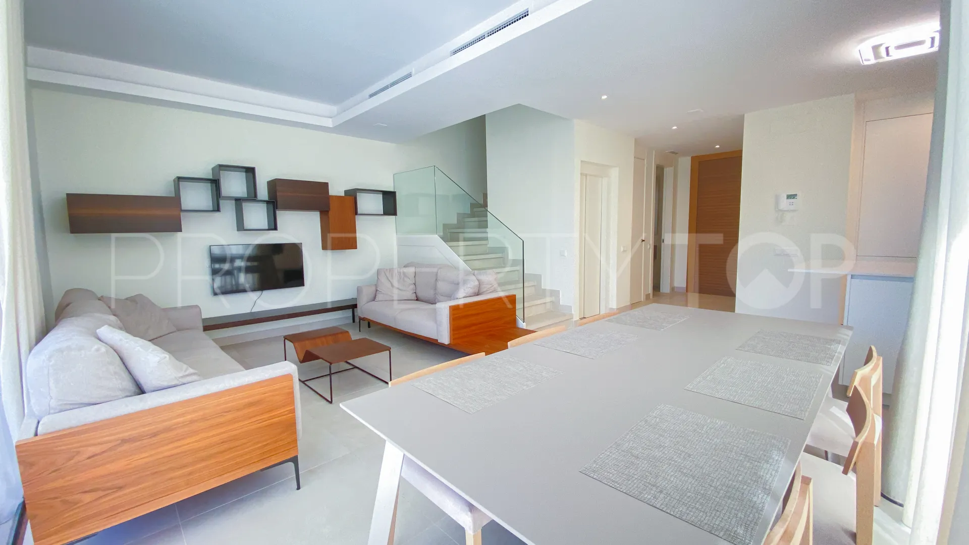 4 bedrooms semi detached villa in Marbella Golden Mile for sale