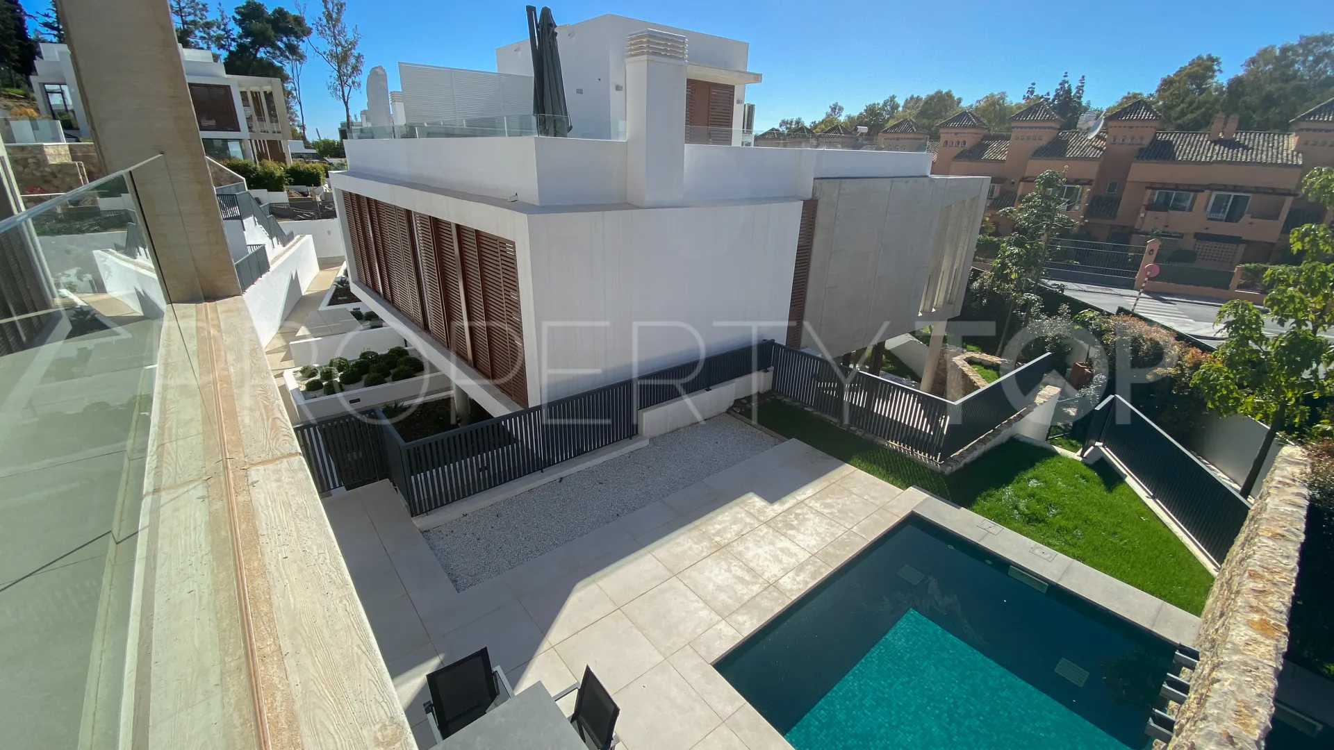 4 bedrooms semi detached villa in Marbella Golden Mile for sale