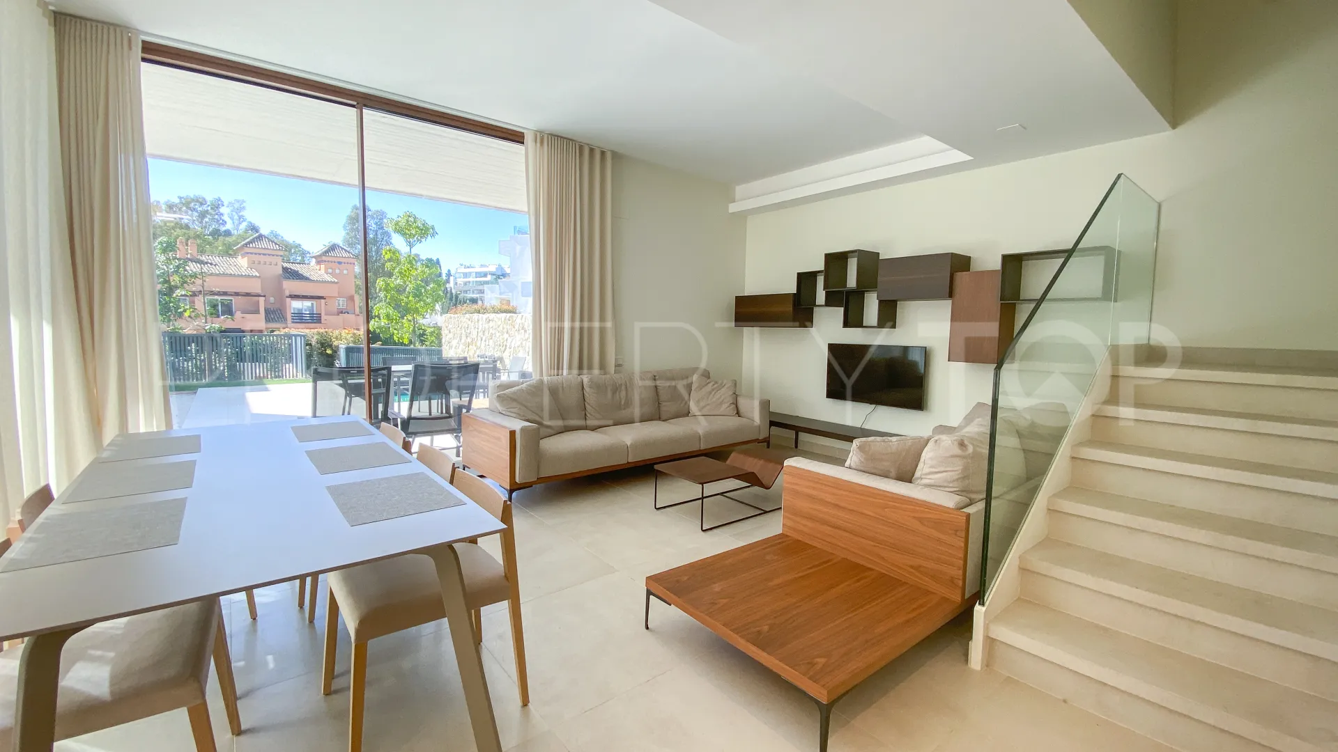 4 bedrooms semi detached villa in Marbella Golden Mile for sale