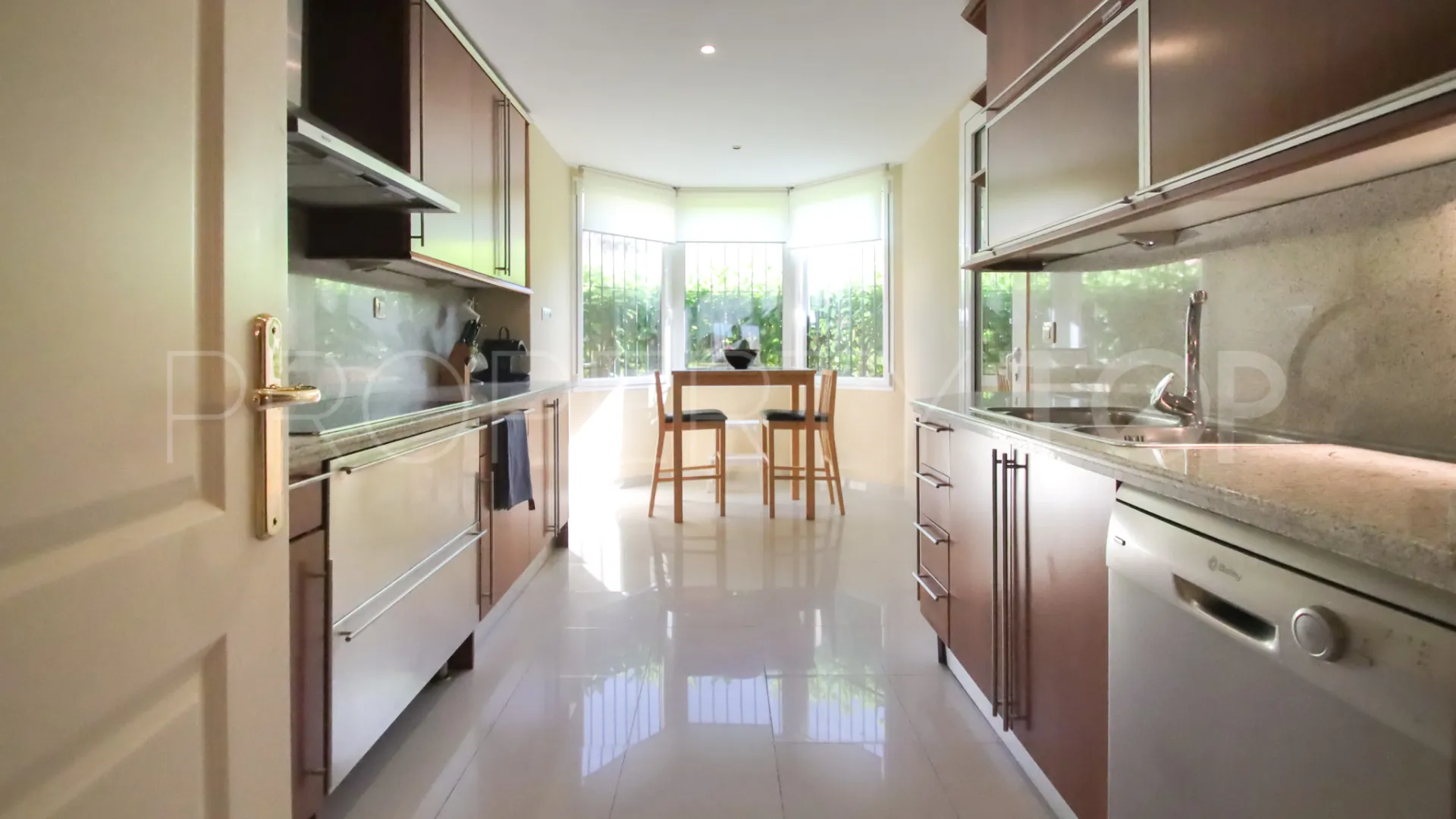 Nueva Andalucia, apartamento a la venta con 2 dormitorios