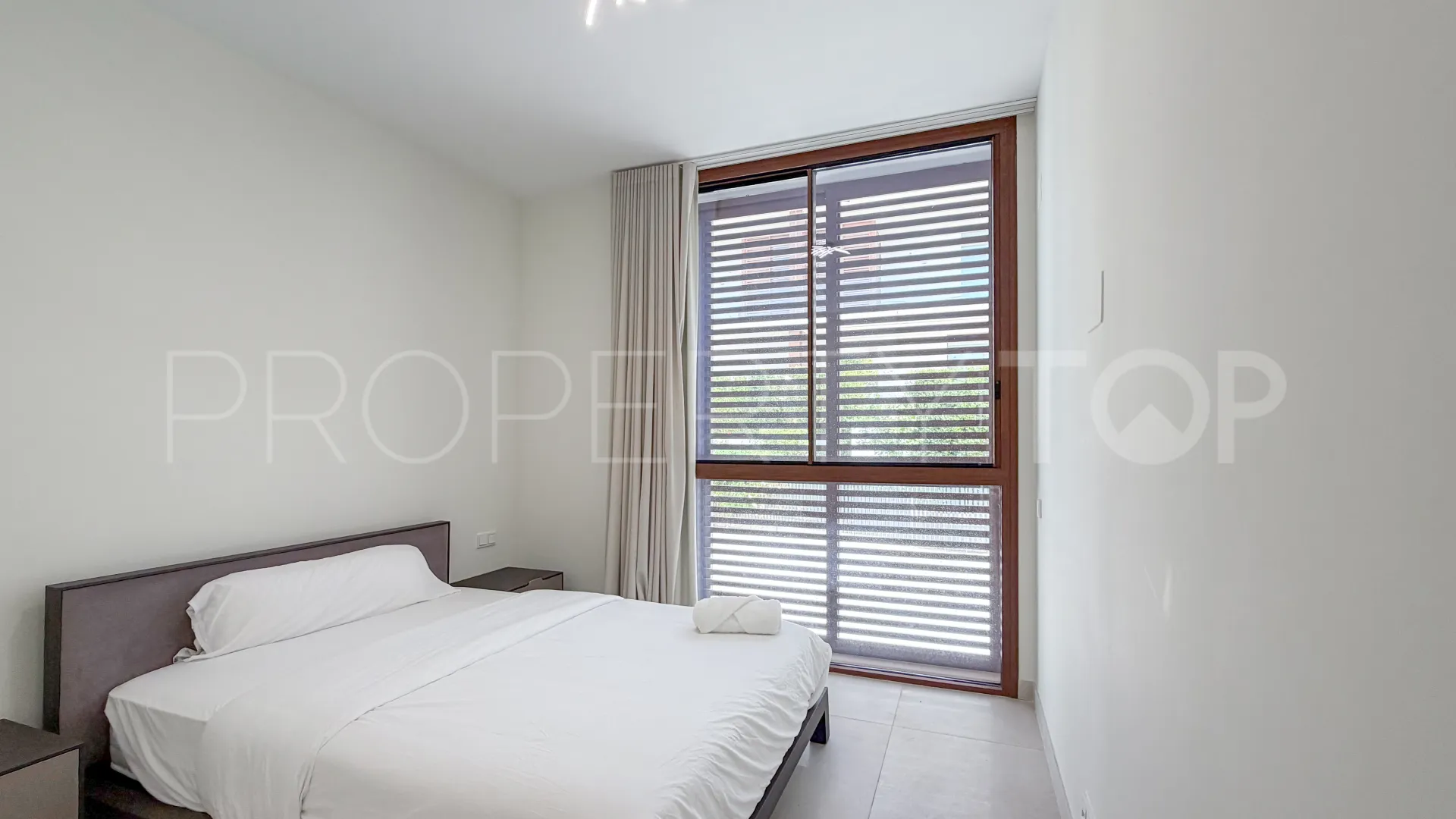 Villa pareada en venta con 4 dormitorios en Marbella Golden Mile