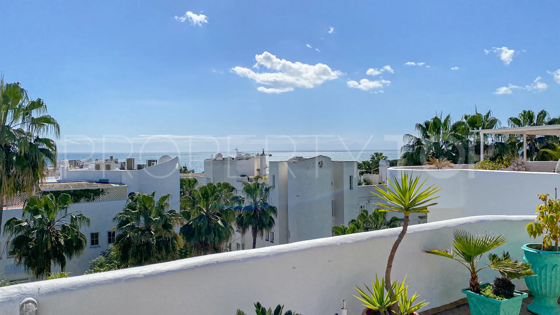 Duplex penthouse for sale in Marbella Golden Mile with 3 bedrooms